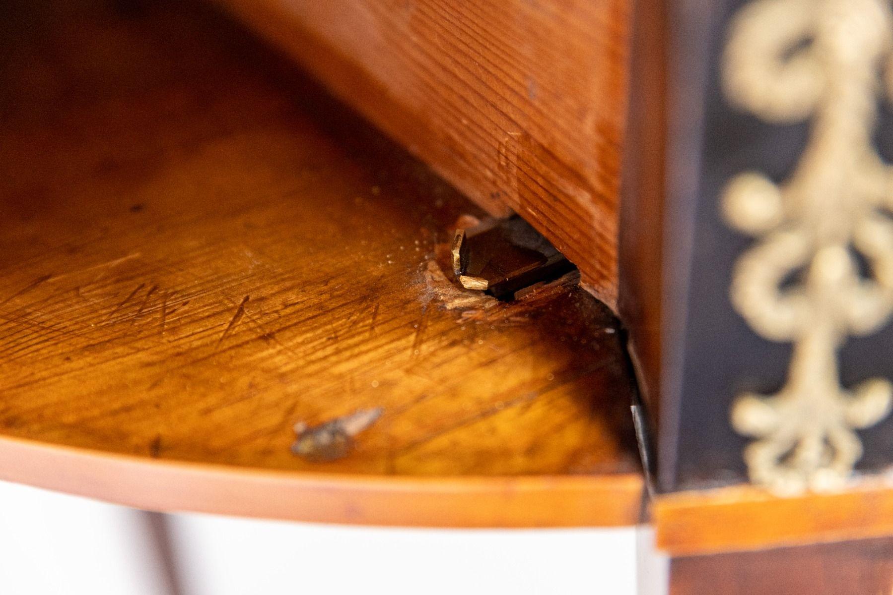 Oval Mahogany Sewing Table with Gilded Bronze Inlays and Secret Compartments 1