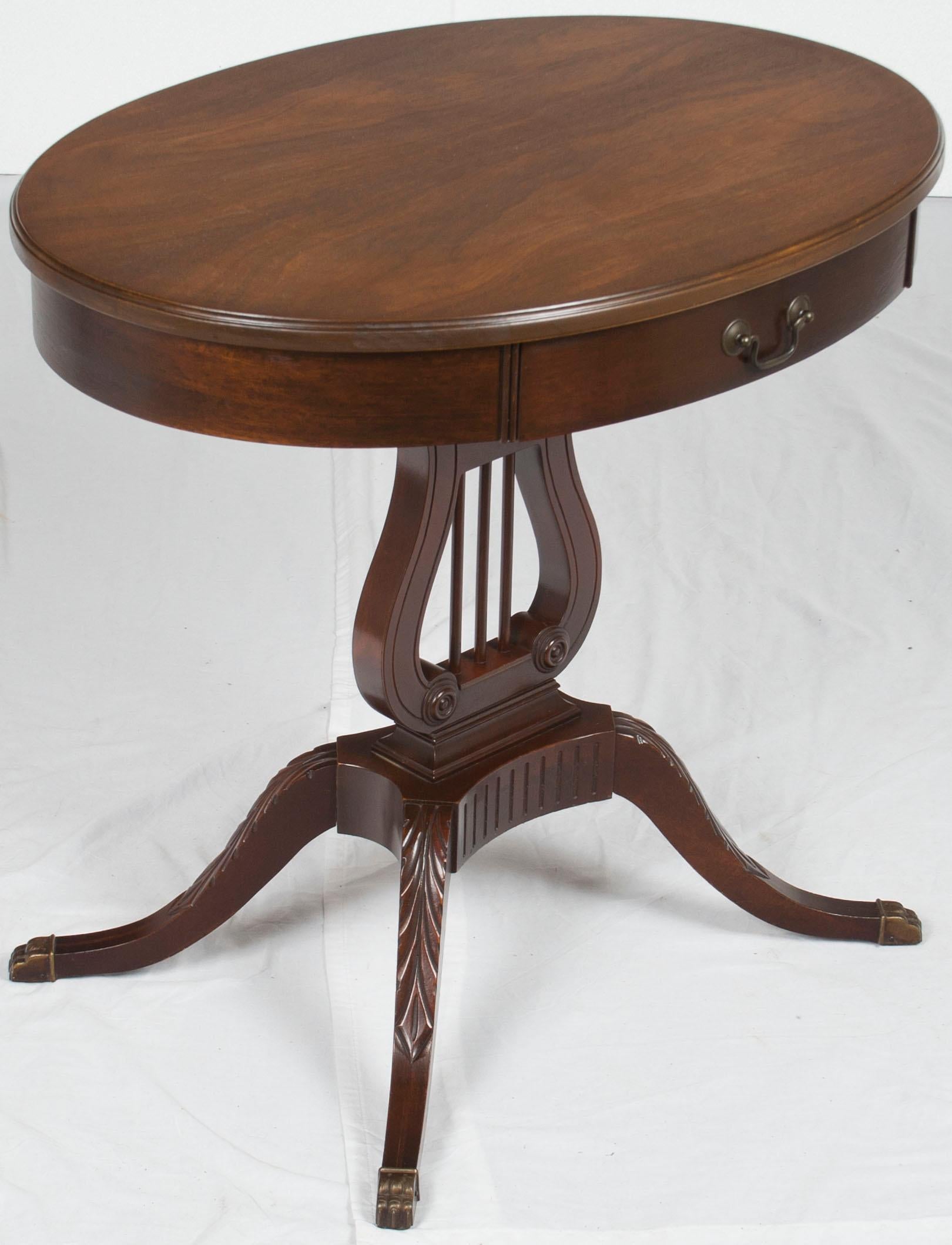 Oval Mahogany Side Accent End Table with Drawer on Lyre Trestle Pedestal Base (Federal) im Angebot