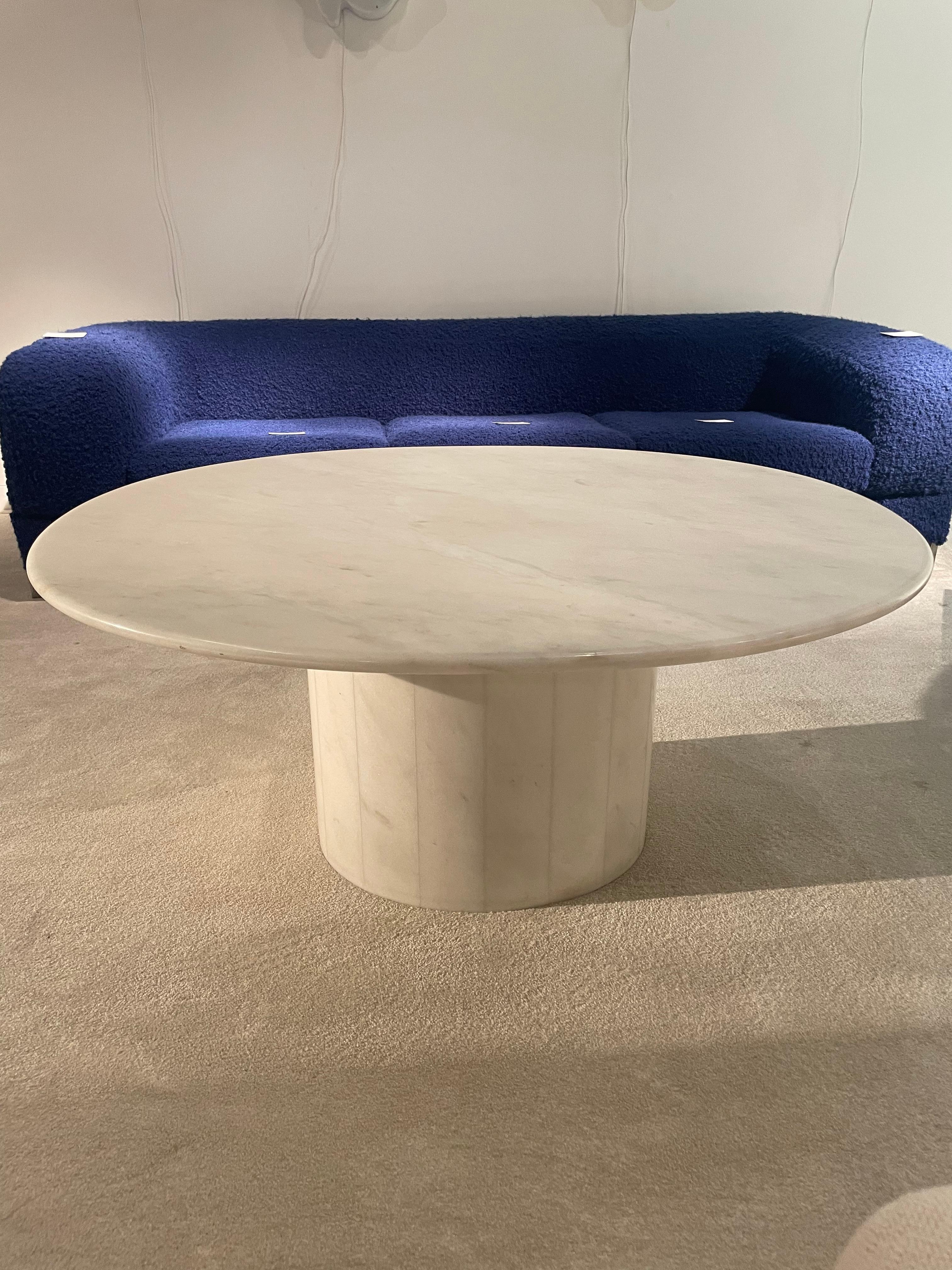 Oval Marble Coffee Table In Good Condition For Sale In Saint-Ouen, FR