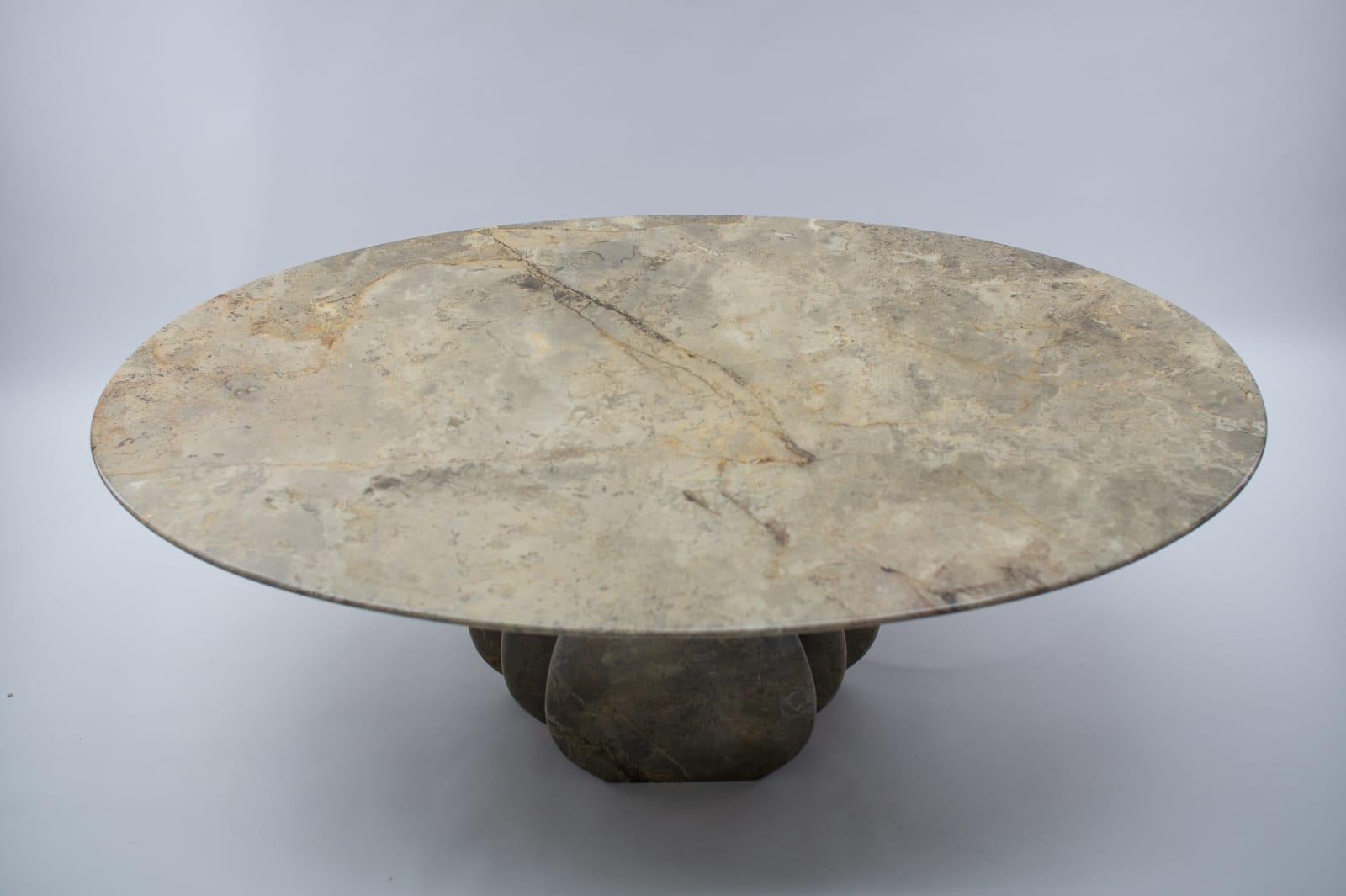 Oval Marble Coffee Table, Italy, 1970s In Good Condition In Nürnberg, Bayern