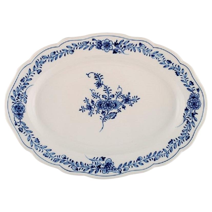 Oval Meissen Neuer Ausschnitt Serving Dish in Hand-Painted Porcelain