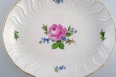 Oval Meissen Pink Rose Bowl in Hand-Painted Porcelain with Gold Edge