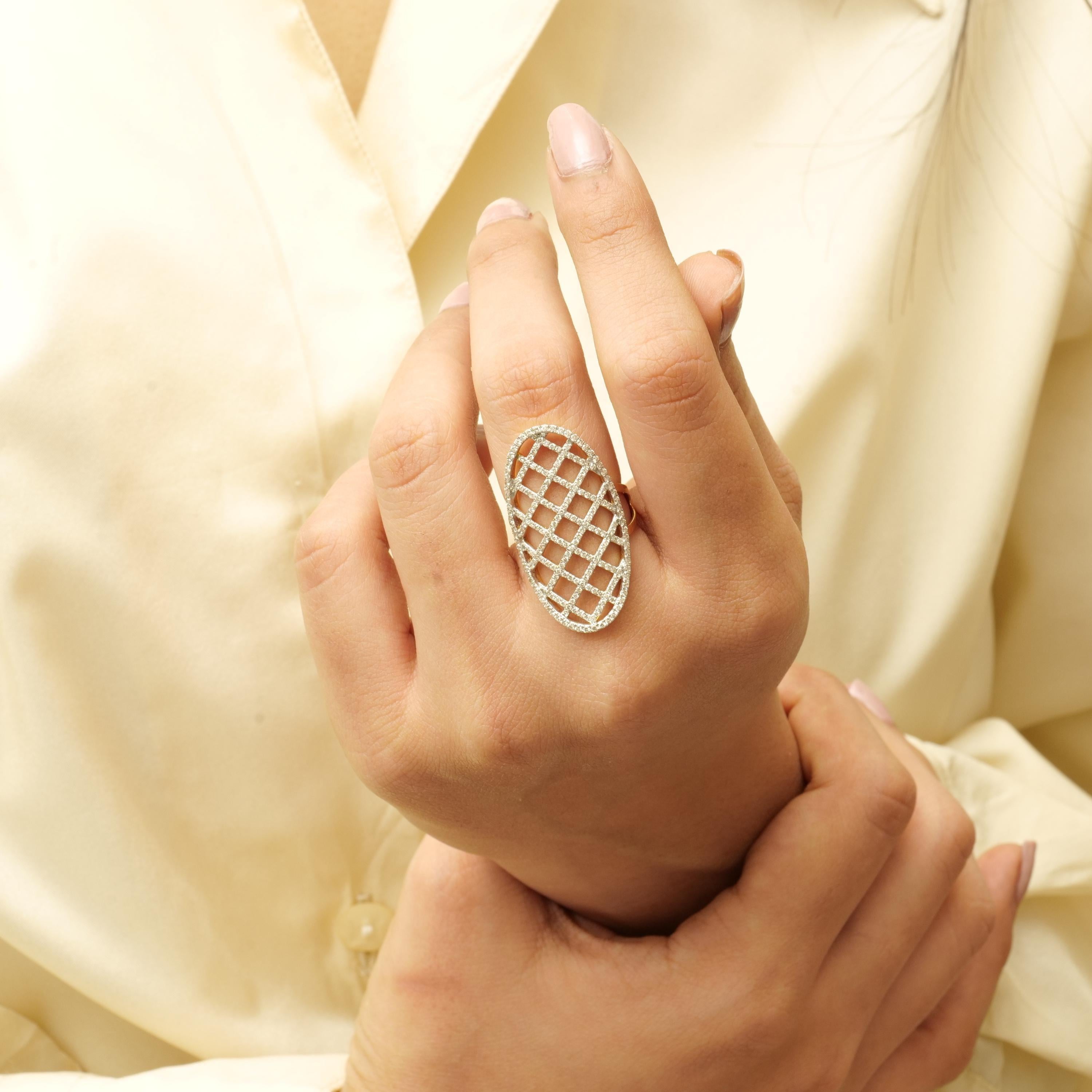 Ovaler Statement-Ring aus 14k massivem Gold mit Mesh-Diamant (zertifiziert) (Rundschliff) im Angebot