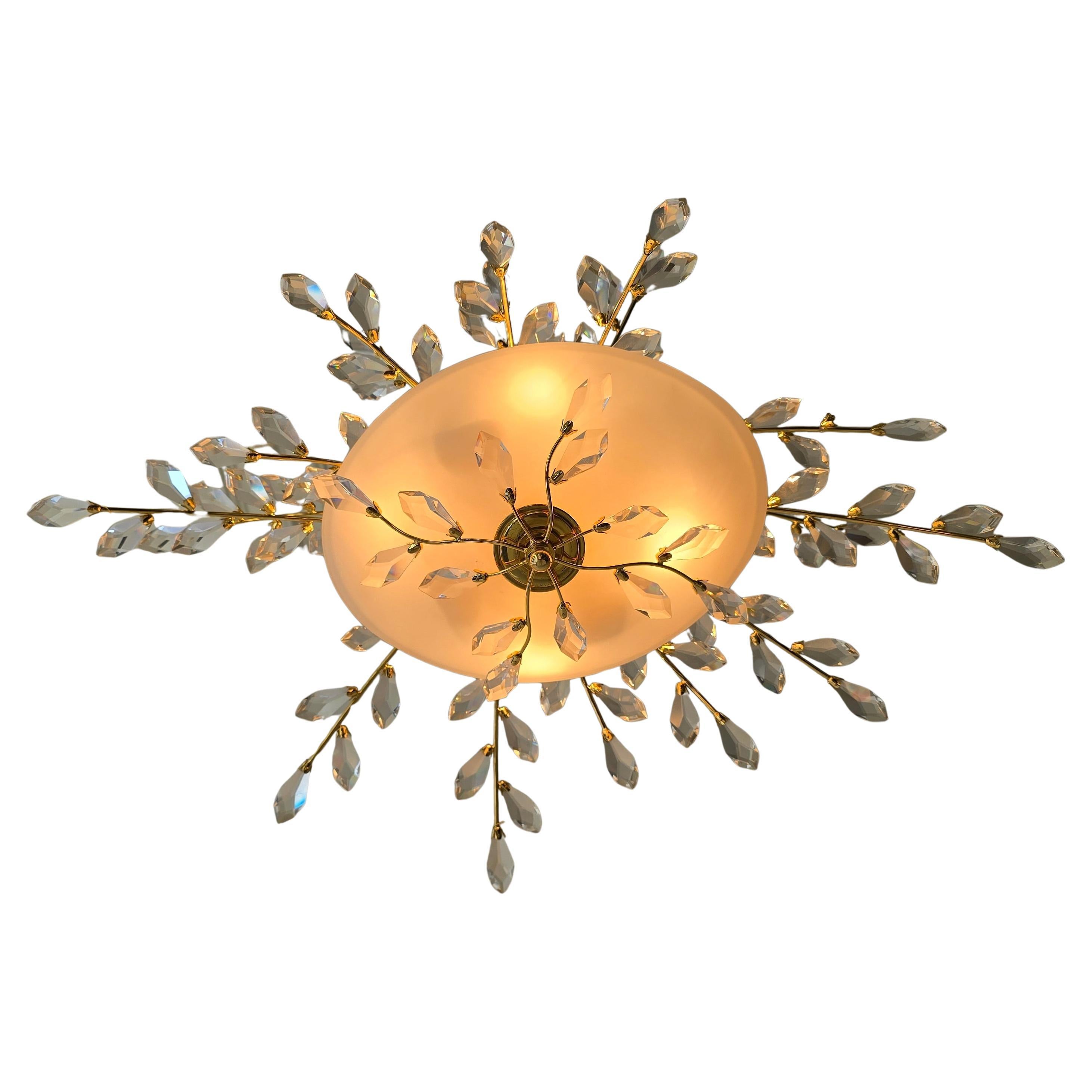 Italian Oval Mid-Century Chandelier in Brass, Crystal and Opaline Glass – 1970s For Sale