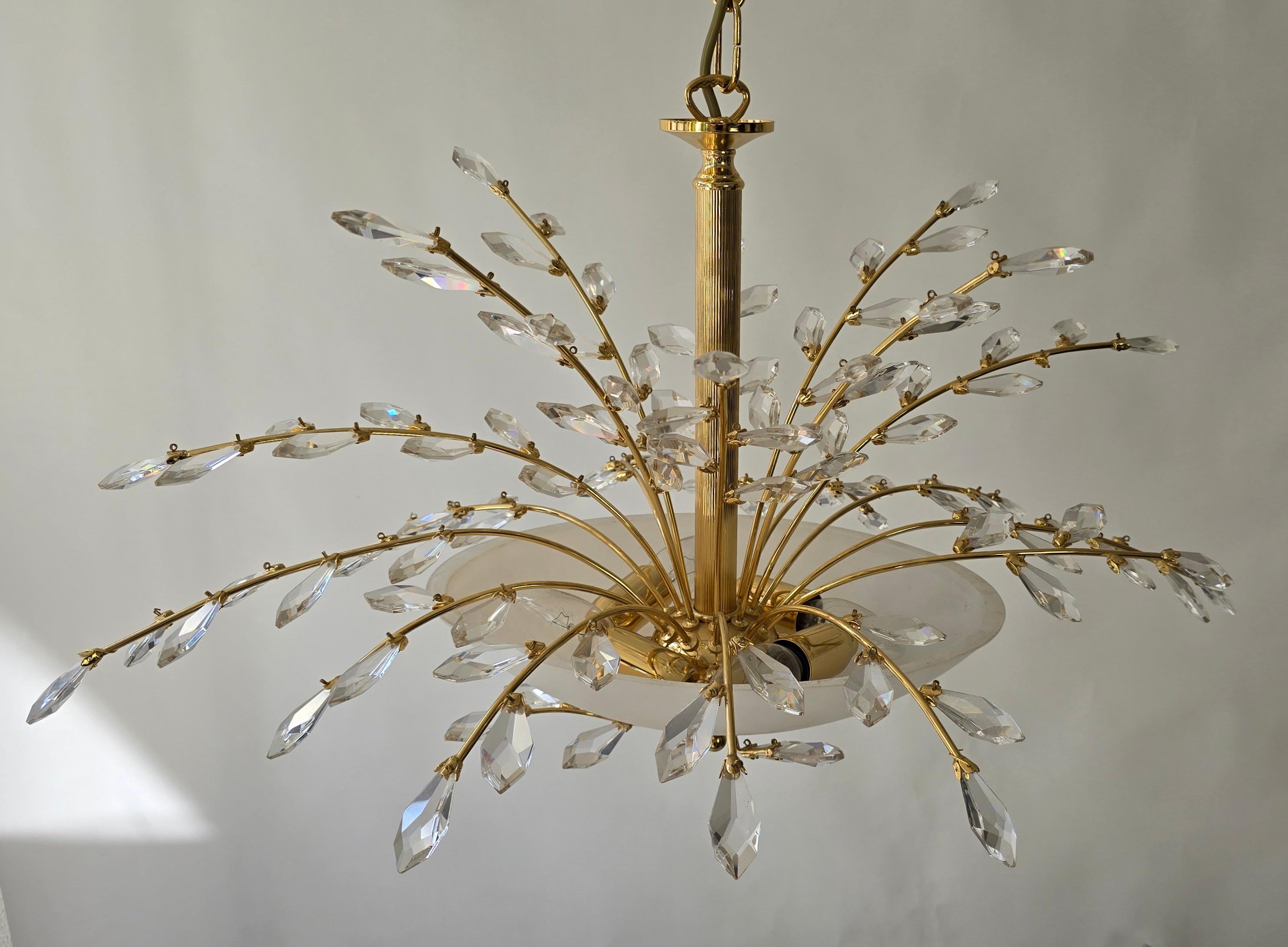 20th Century Oval Mid-Century Chandelier in Brass, Crystal and Opaline Glass – 1970s For Sale