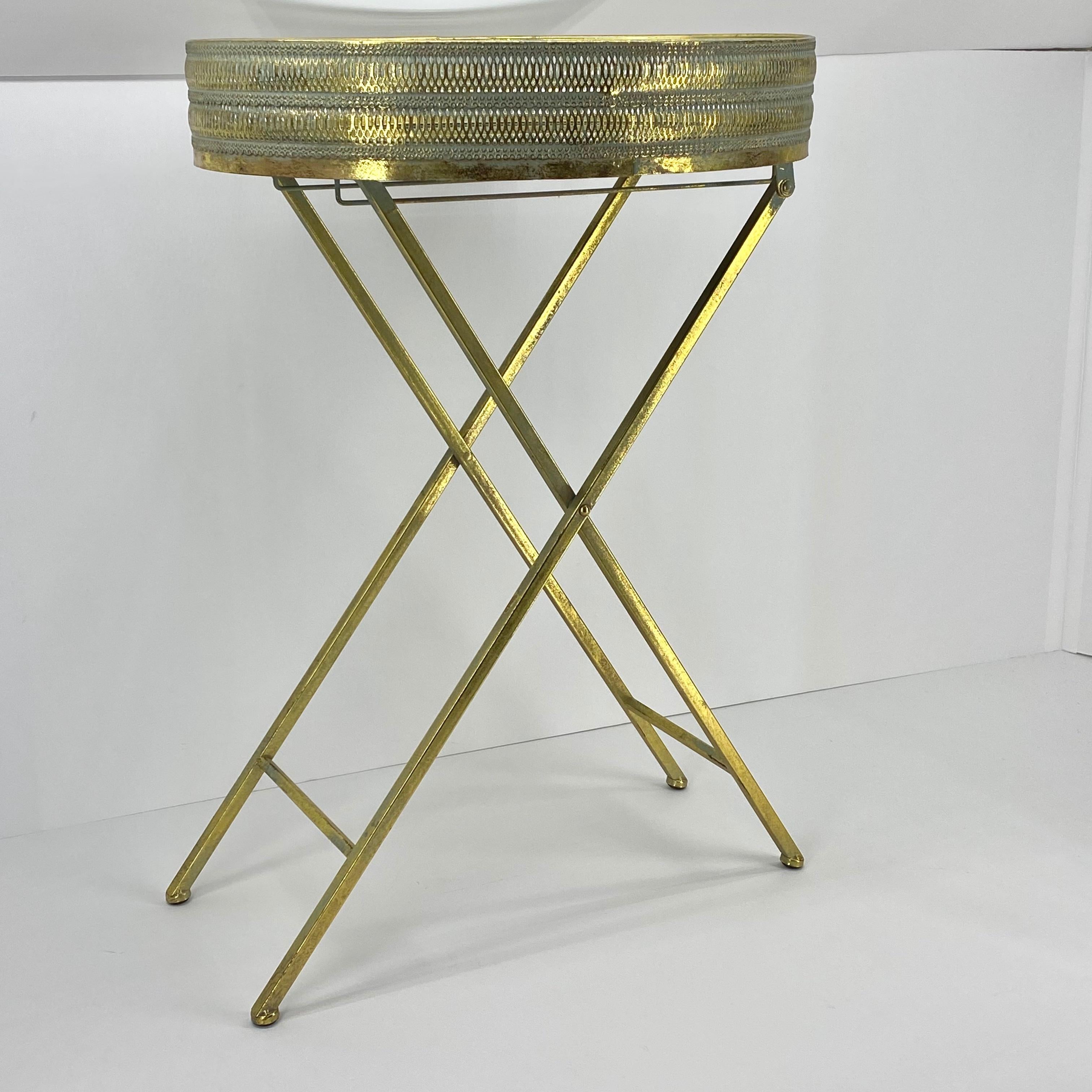 Oval Mid-Century Brass Gallery Side Table And Mirror Glass Top In Good Condition In Haddonfield, NJ