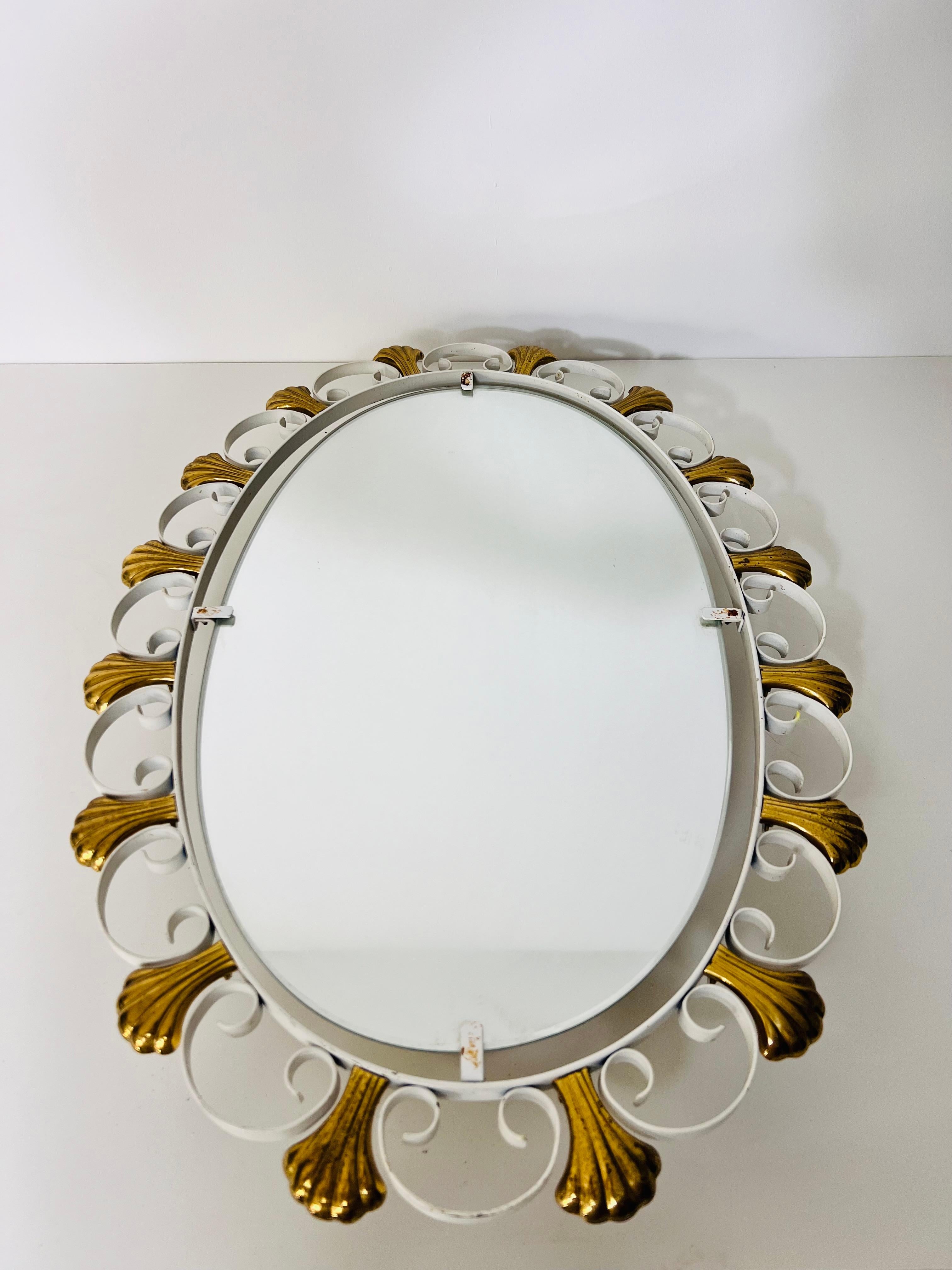 Oval Midcentury Metal Illuminated Mirror by Hillebrand, Germany, 1950s In Good Condition For Sale In Hagenbach, DE