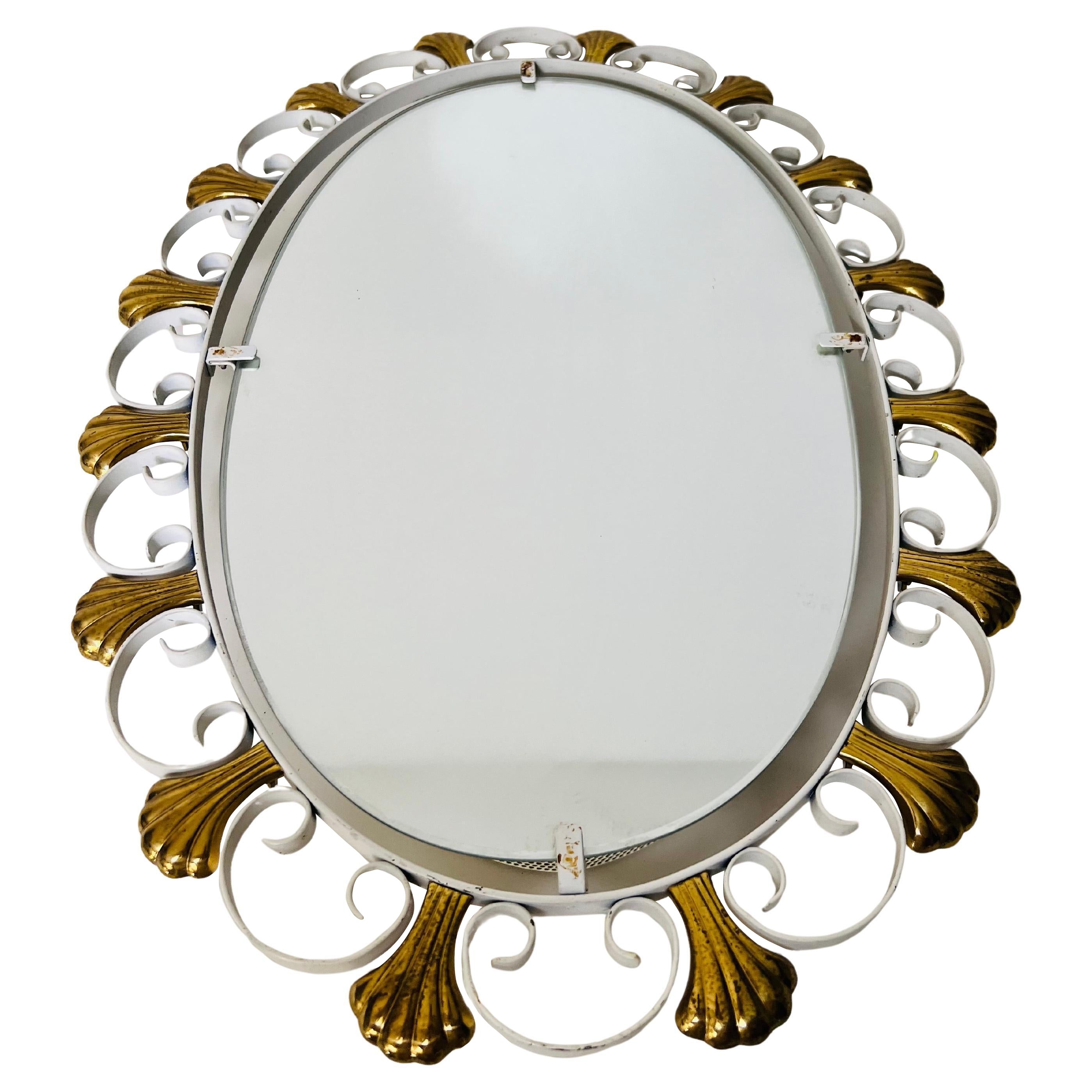 Miroir ovale en métal éclairé du milieu du siècle par Hillebrand, Allemagne, années 1950