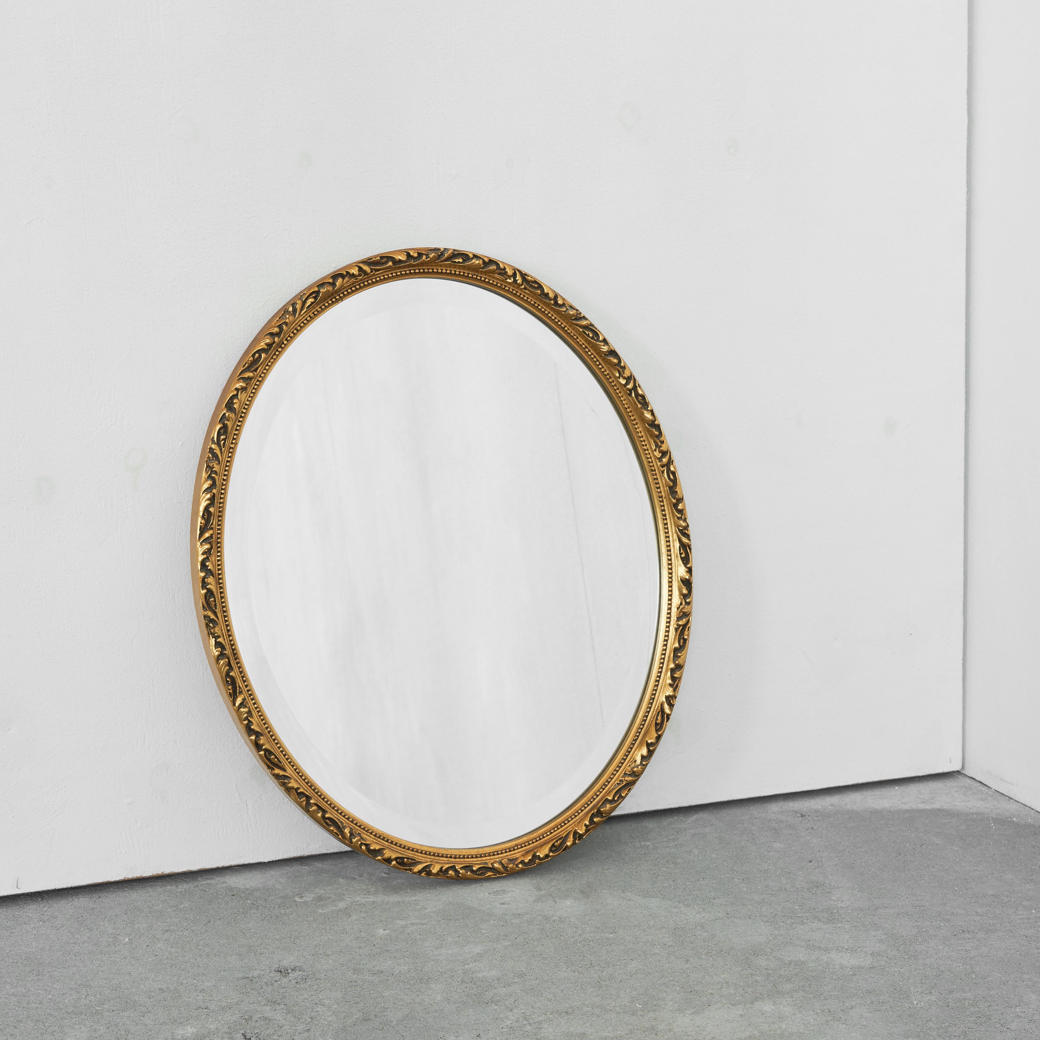 20th Century Oval Mirror in Gold Painted Wood 1960s For Sale