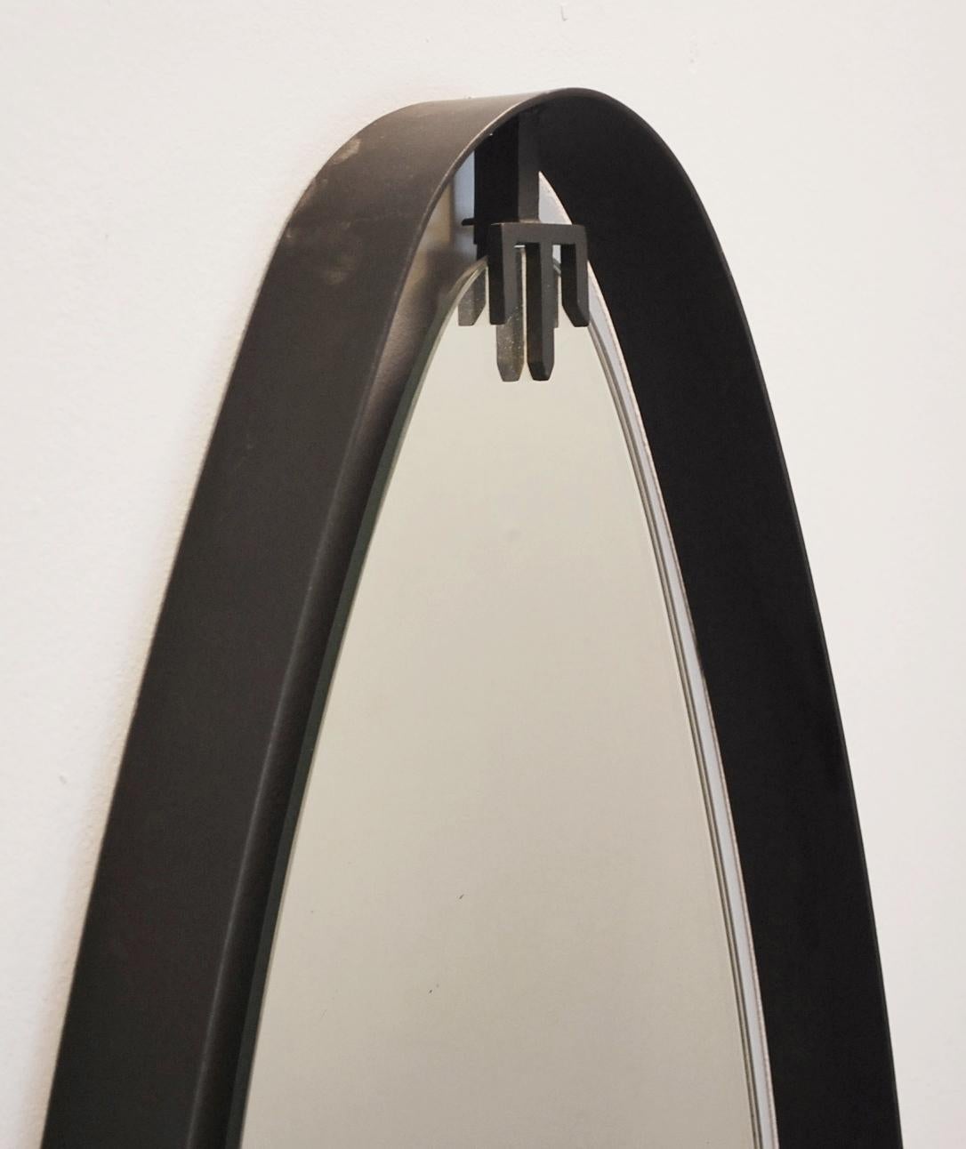 Oval mirror in iron by Sant'Ambrogio y de Berti, Italy, 1950s.
Mic-Century Modern 