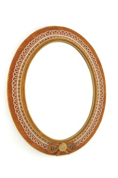 Miroir ovale en velours ocre et garnitures, Espagne 1950