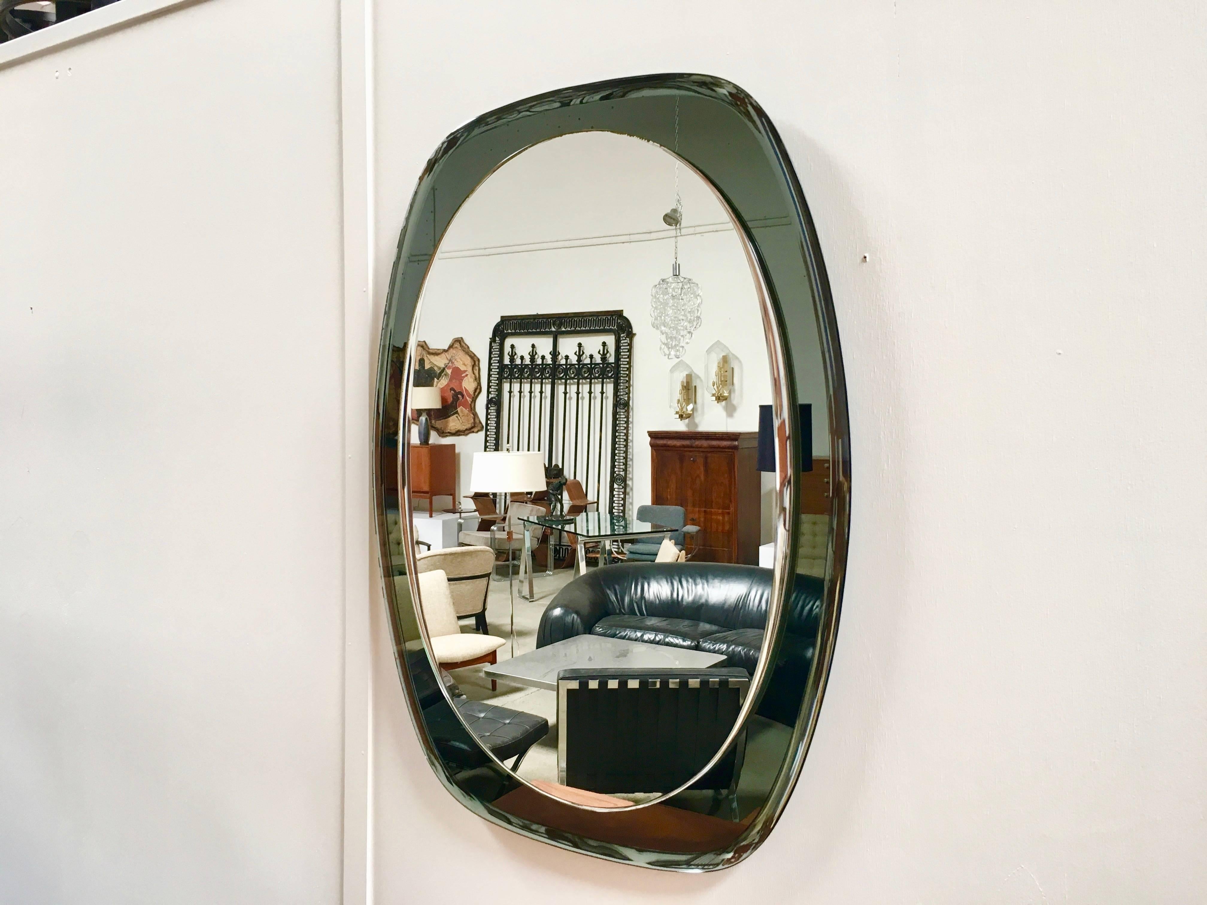Mid-Century Modern Oval Mirror in the Style of Fontana Arte, Italy, 1970s