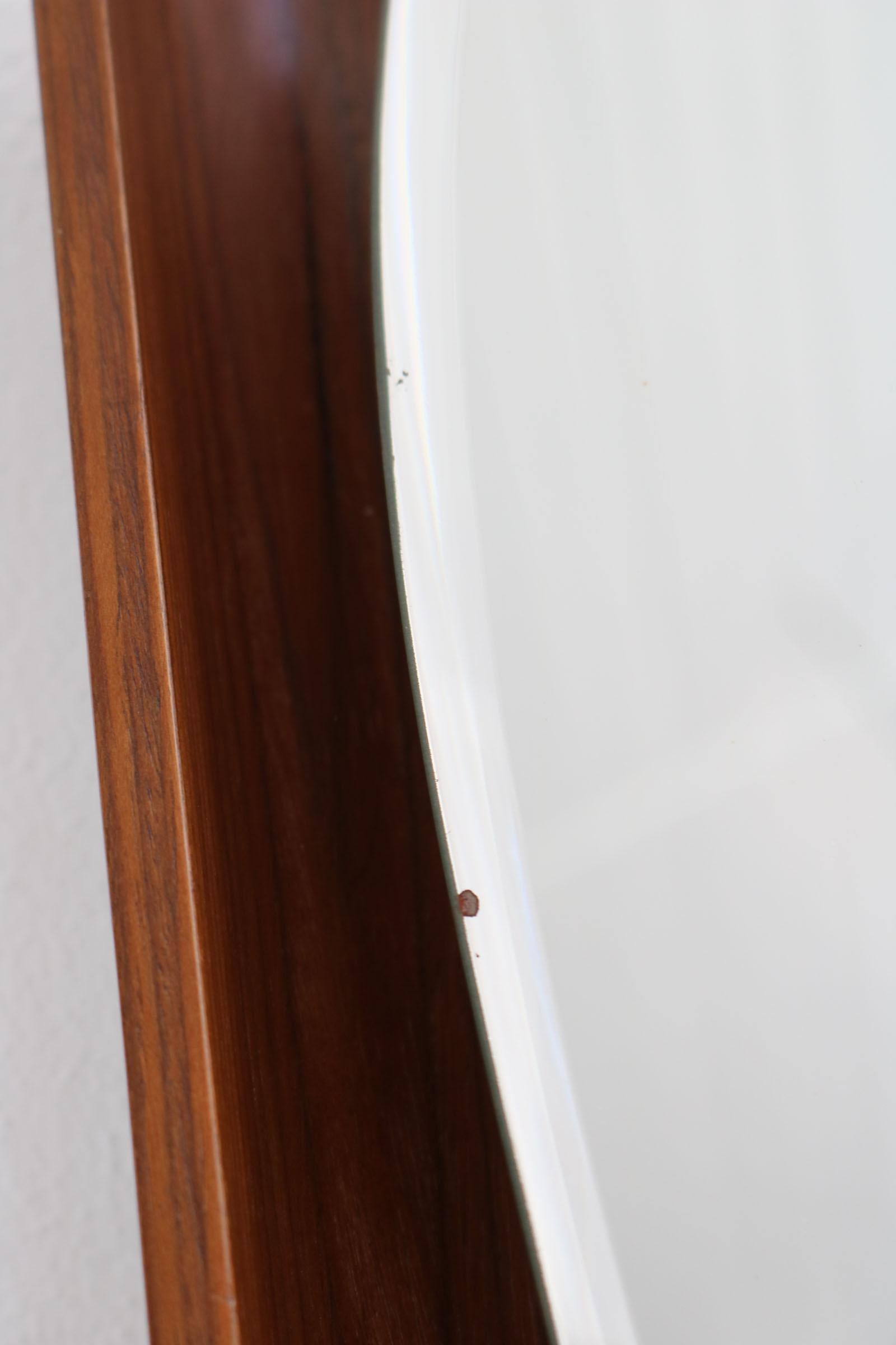 Ovaler Spiegel mit Hintergrundbeleuchtung auf gebogenem Teakholzsperrholzrahmen, von I.S.A. Bergamo im Angebot 10