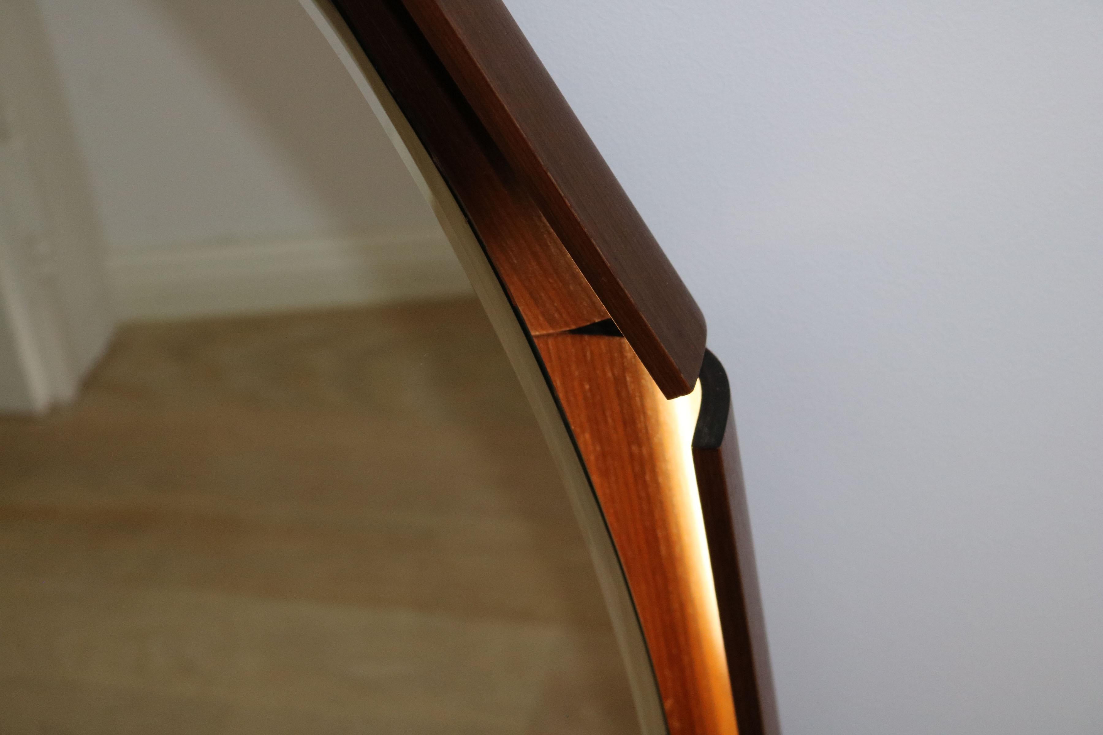 Oval Mirror with Backlight on Curved Teak Plywood Frame, by I.S.A. Bergamo For Sale 13