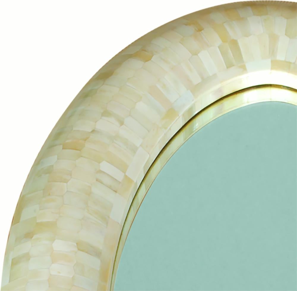 Mid-Century Modern Miroir ovale avec incrustation d'os, miroir Callison en vente