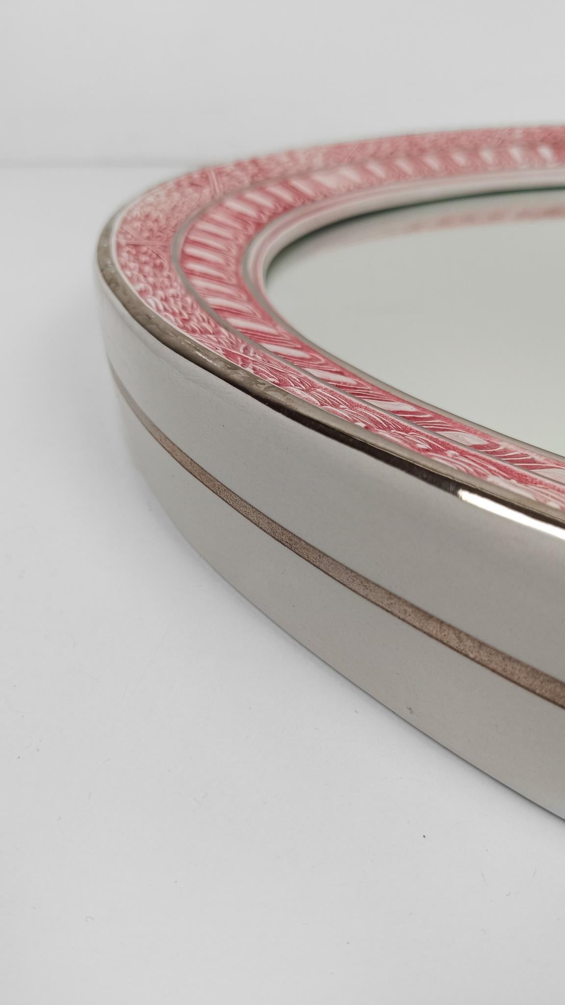 Specchio ovale con decorazione Regency nello stile di P. Fornasetti, Italia anni '50 in vendita 12
