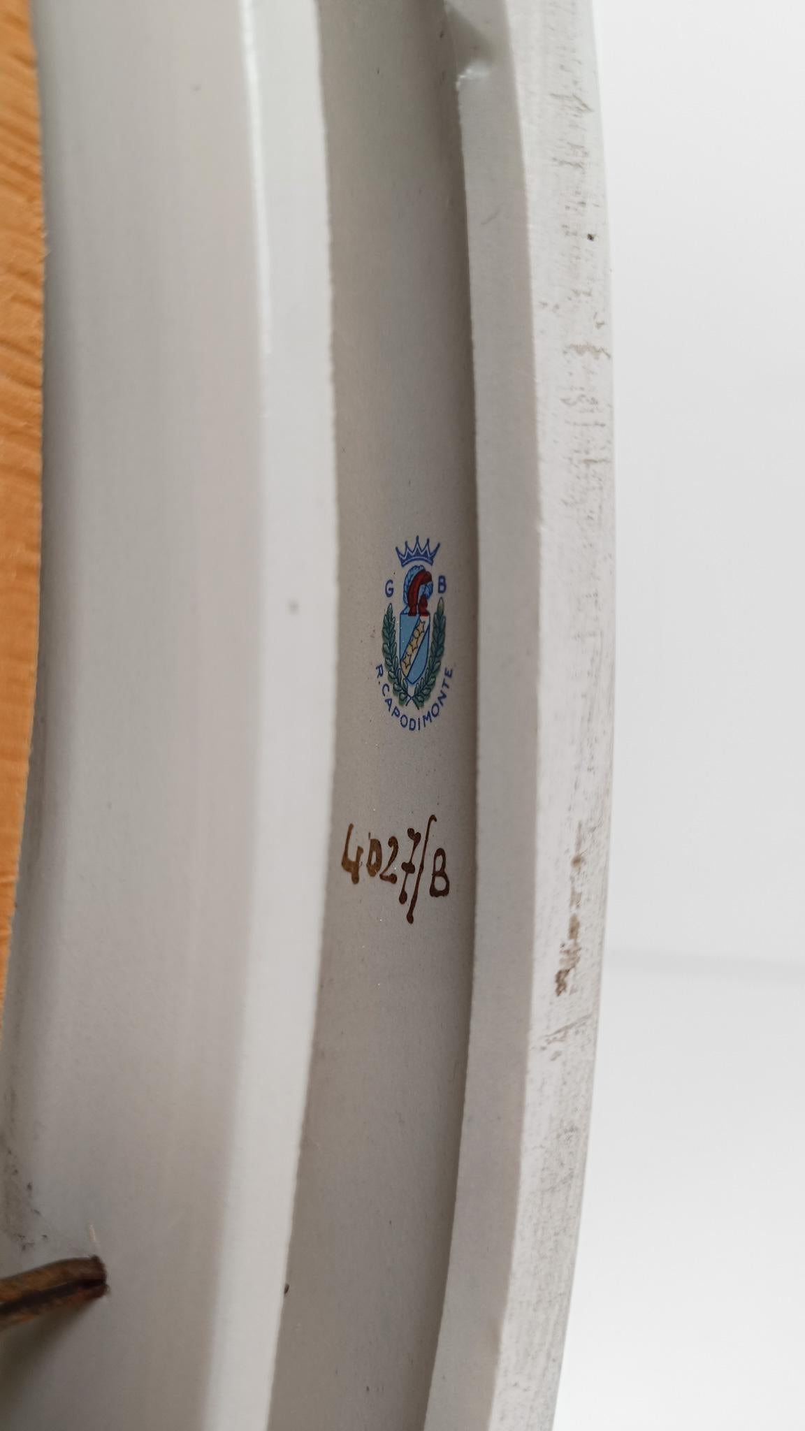 Ceramica Specchio ovale con decorazione Regency nello stile di P. Fornasetti, Italia anni '50 in vendita