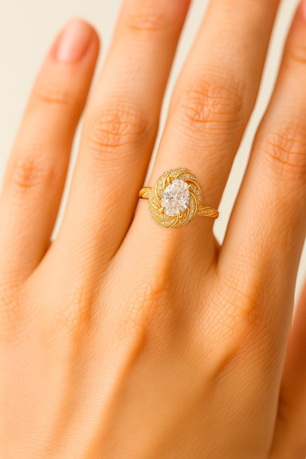 En vente :  Bague de fiançailles halo de moissanite ovale en or 14 carats 5