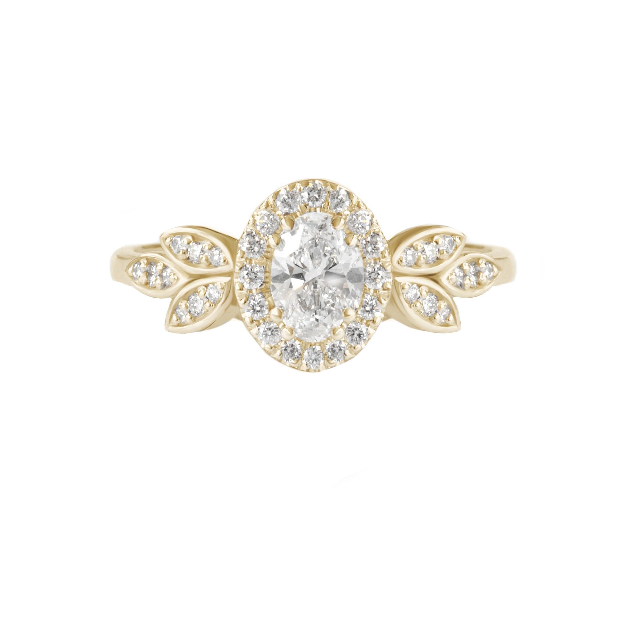 Taille ovale Oval Moissanite Halo Floral Engagement Three Rings Set - Minimal Lily & Ariana en vente