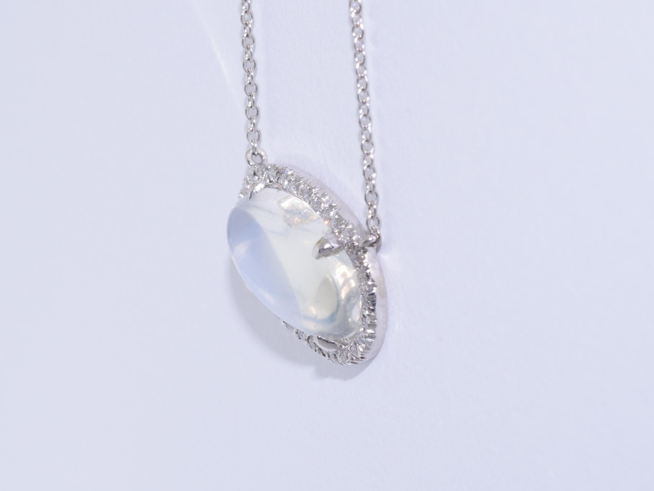 Oval Moonstone and Diamond Pendant Necklace In Excellent Condition In New York, NY