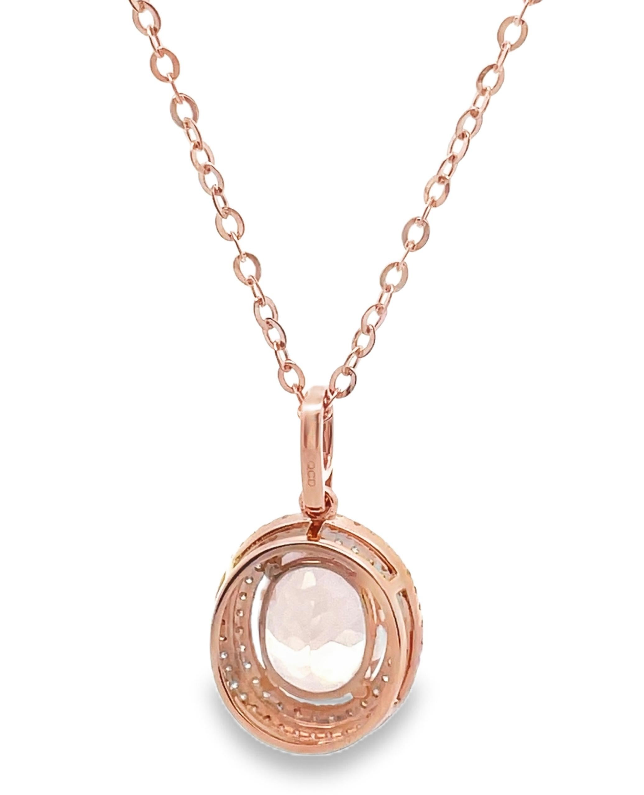 Taille mixte Oval Morganite Pendant Necklace in 14K Rose Gold with Double Halo Diamonds en vente