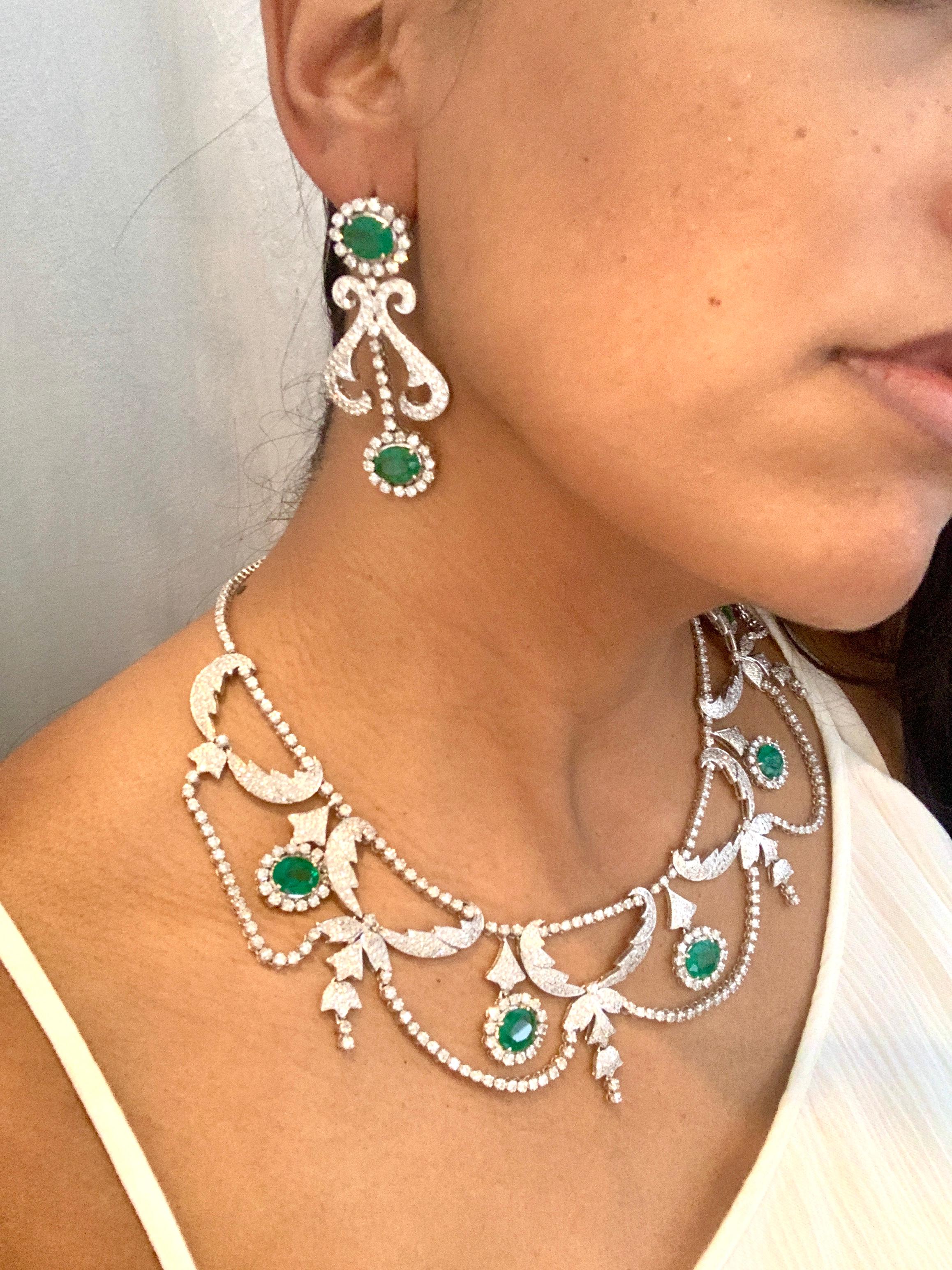 Oval Natural Zambian Emerald & Diamond Fringe Necklace and Earring Bridal Suite For Sale 12