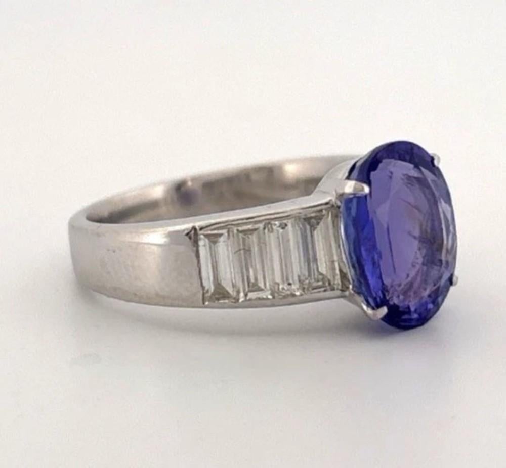 Oval Natural 2.79CT 18K/14K White Gold Tanzanite & Baguette Diamond Ring Size 7 In Good Condition For Sale In Carmel By The Sea, CA