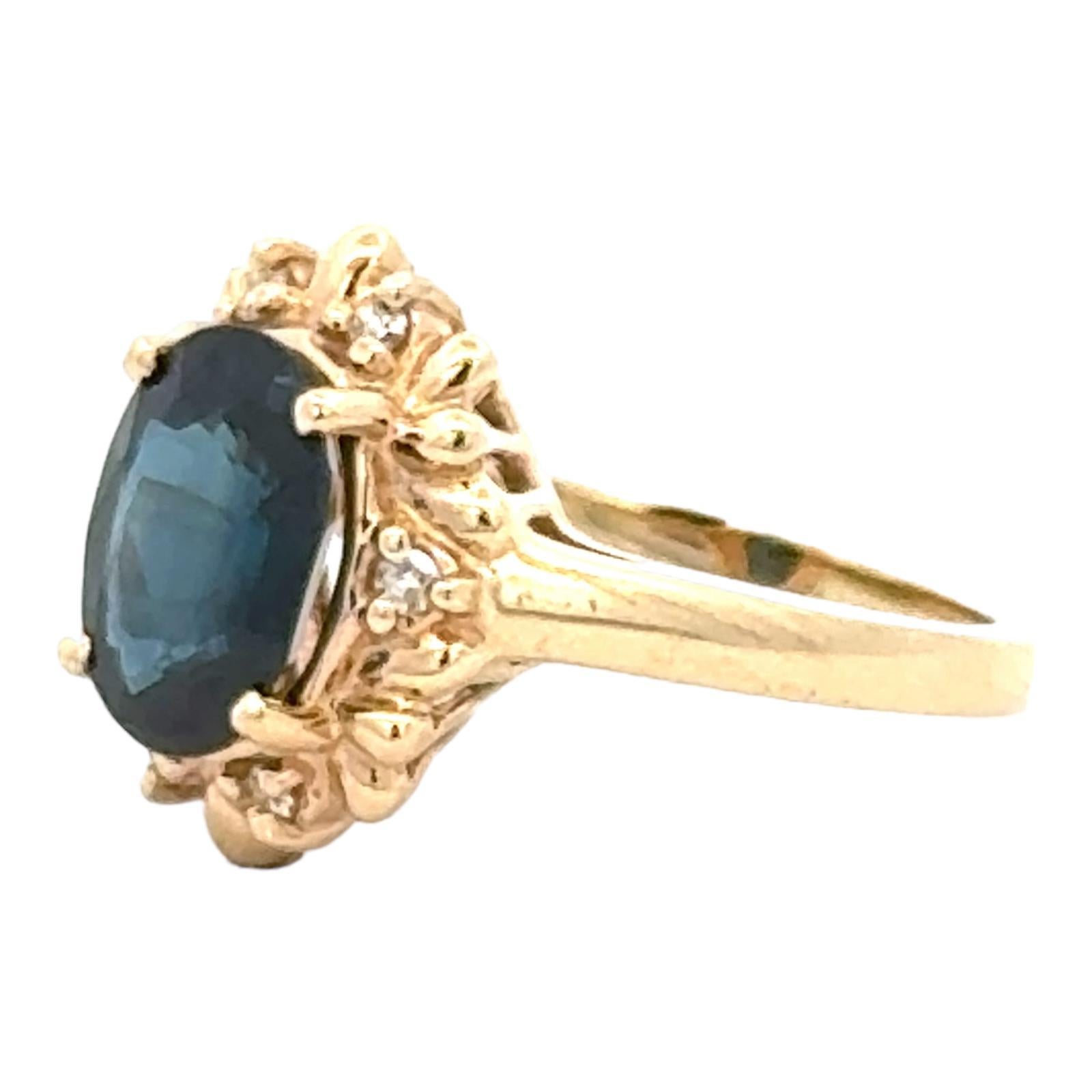 Women's Oval Natural Blue Sapphire Diamond 14 Karat Yellow Gold Cocktail Ring For Sale