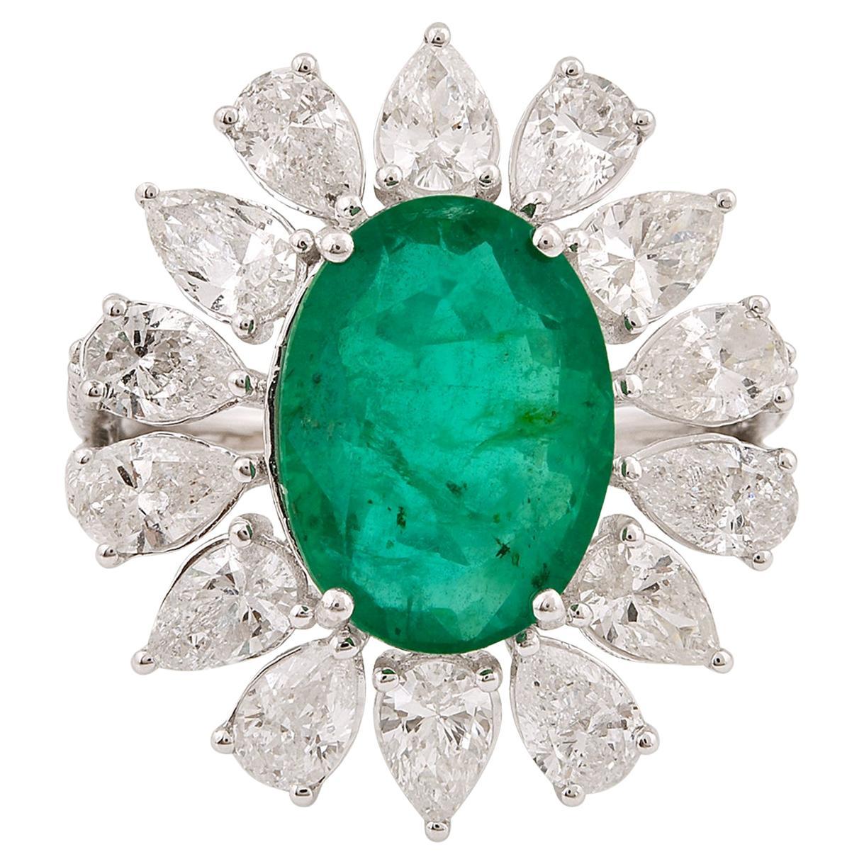 Anello con fiore ovale di smeraldo naturale, pera, diamante, oro bianco 18 ct. in vendita