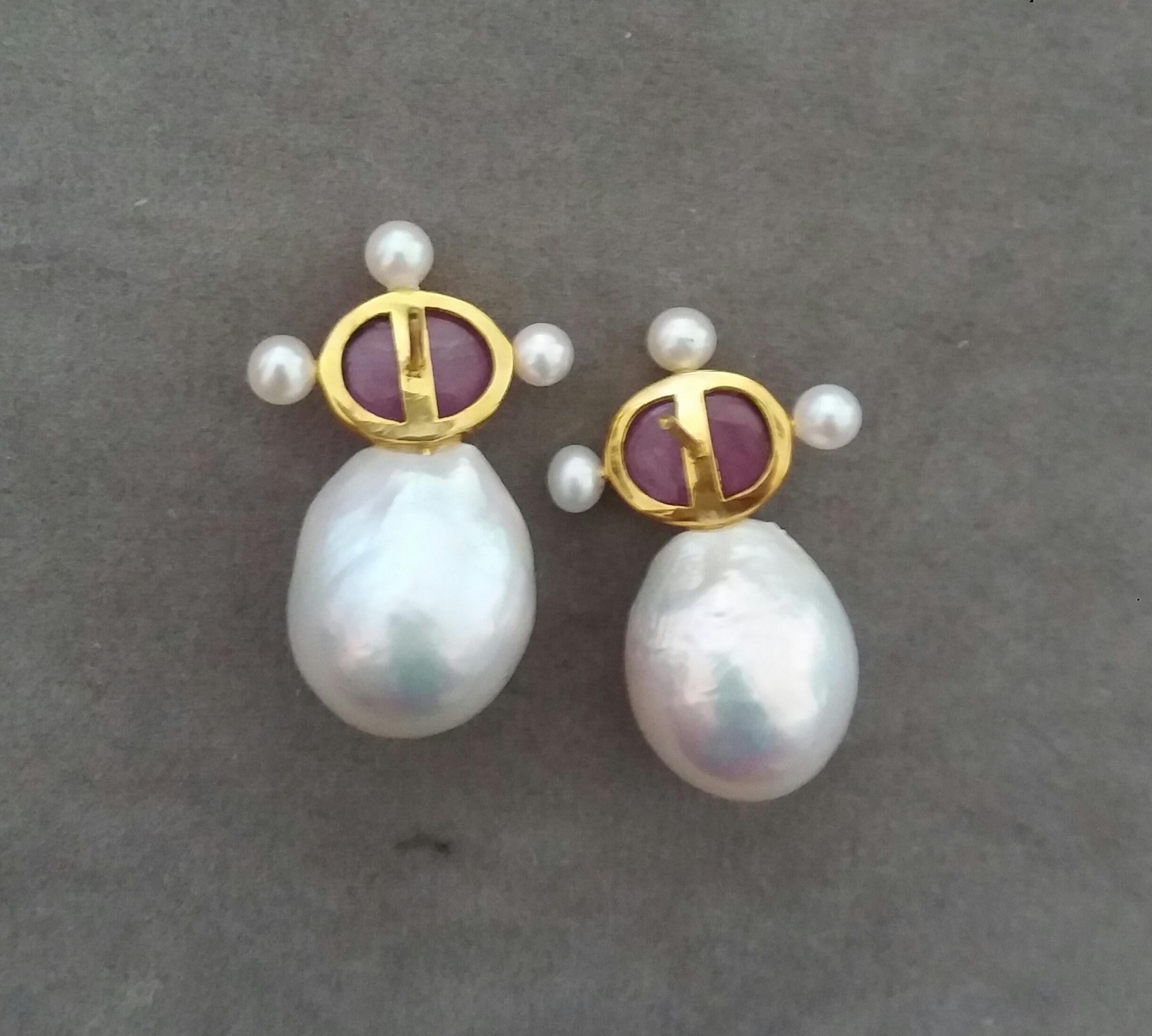 Boucles d'oreilles en or jaune 14k avec perles baroques en forme de poire et rubis naturel ovale Pour femmes en vente