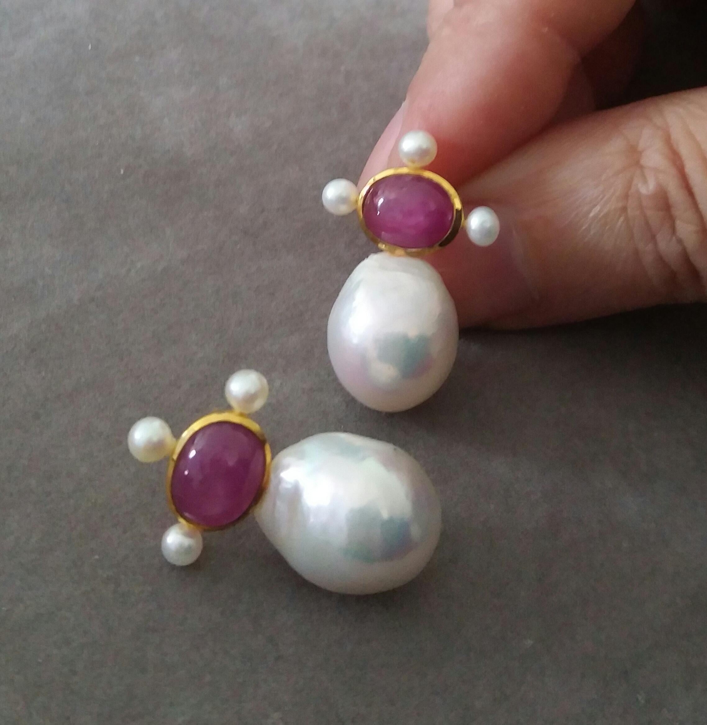 Orecchini con perle barocche ovali di rubino naturale in oro giallo 14 ct. in vendita 1