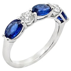 Ovale natürliche Saphire 1,59 Karat & Natürliche Diamanten 0,47 Karat 18K Weißgold Ring