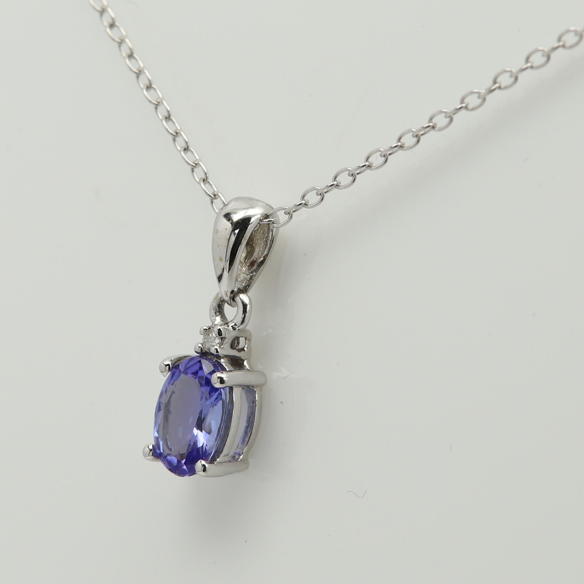 Oval Cut Oval Natural Tanzanite in 14 karat White Gold Purple Tanzanite Pendant For Sale