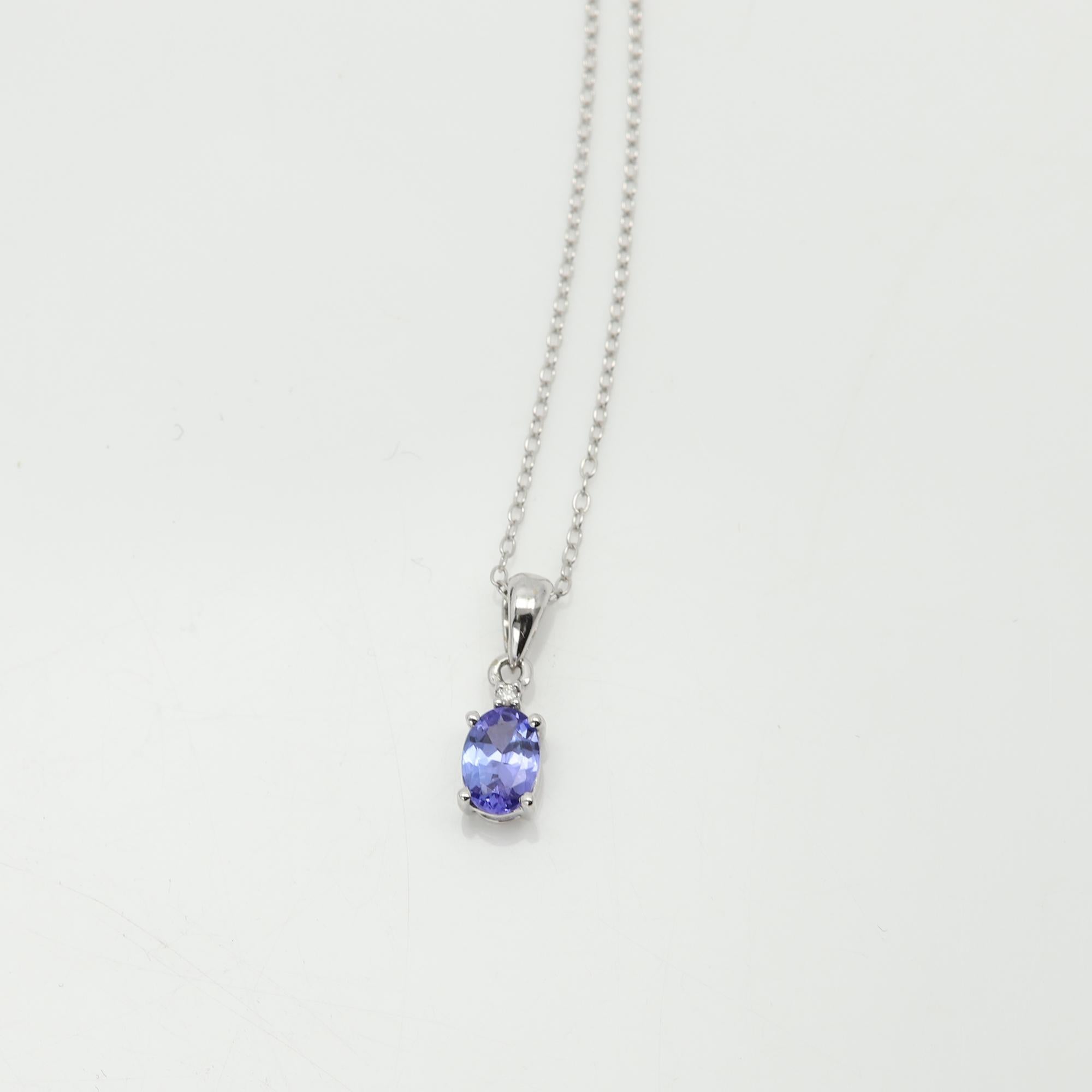 Women's Oval Natural Tanzanite in 14 karat White Gold Purple Tanzanite Pendant For Sale