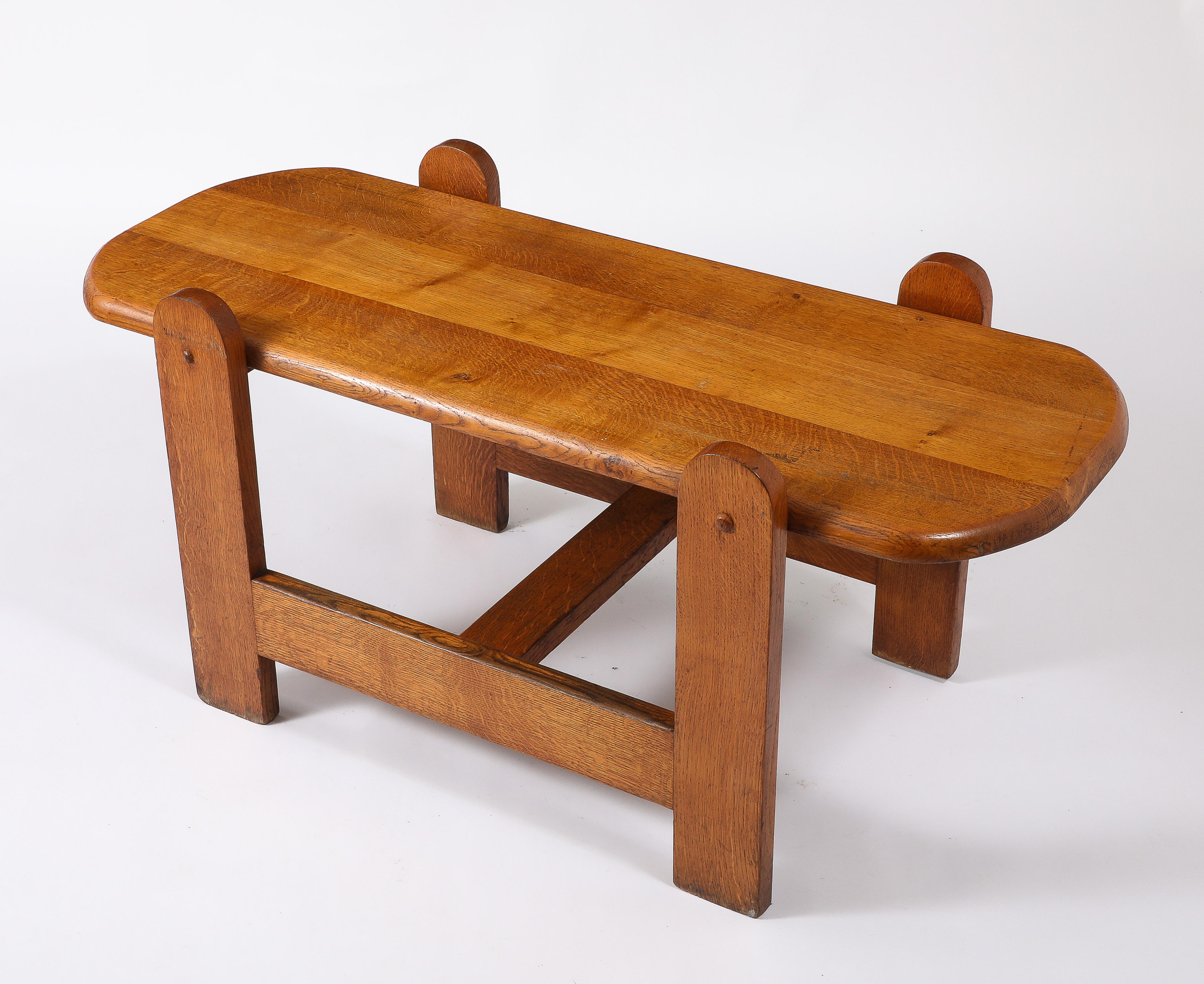 Français Table basse ovale, France, années 1950 en vente