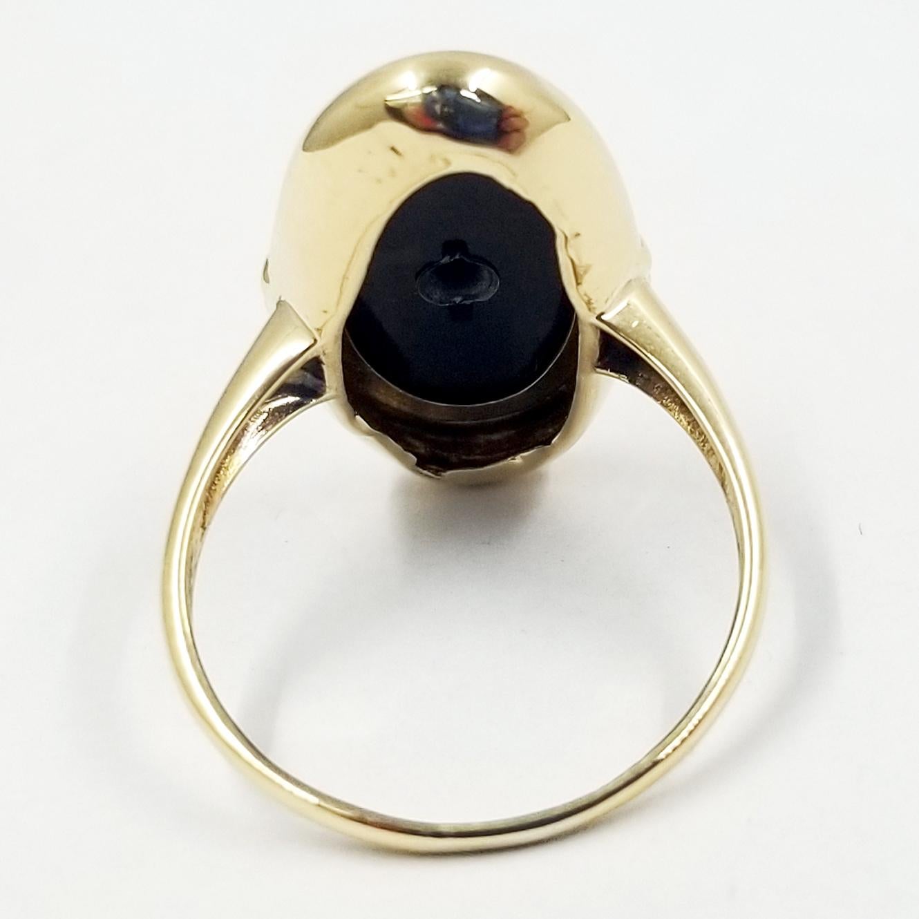 Oval Onyx and Diamond Ring In Good Condition In Coral Gables, FL