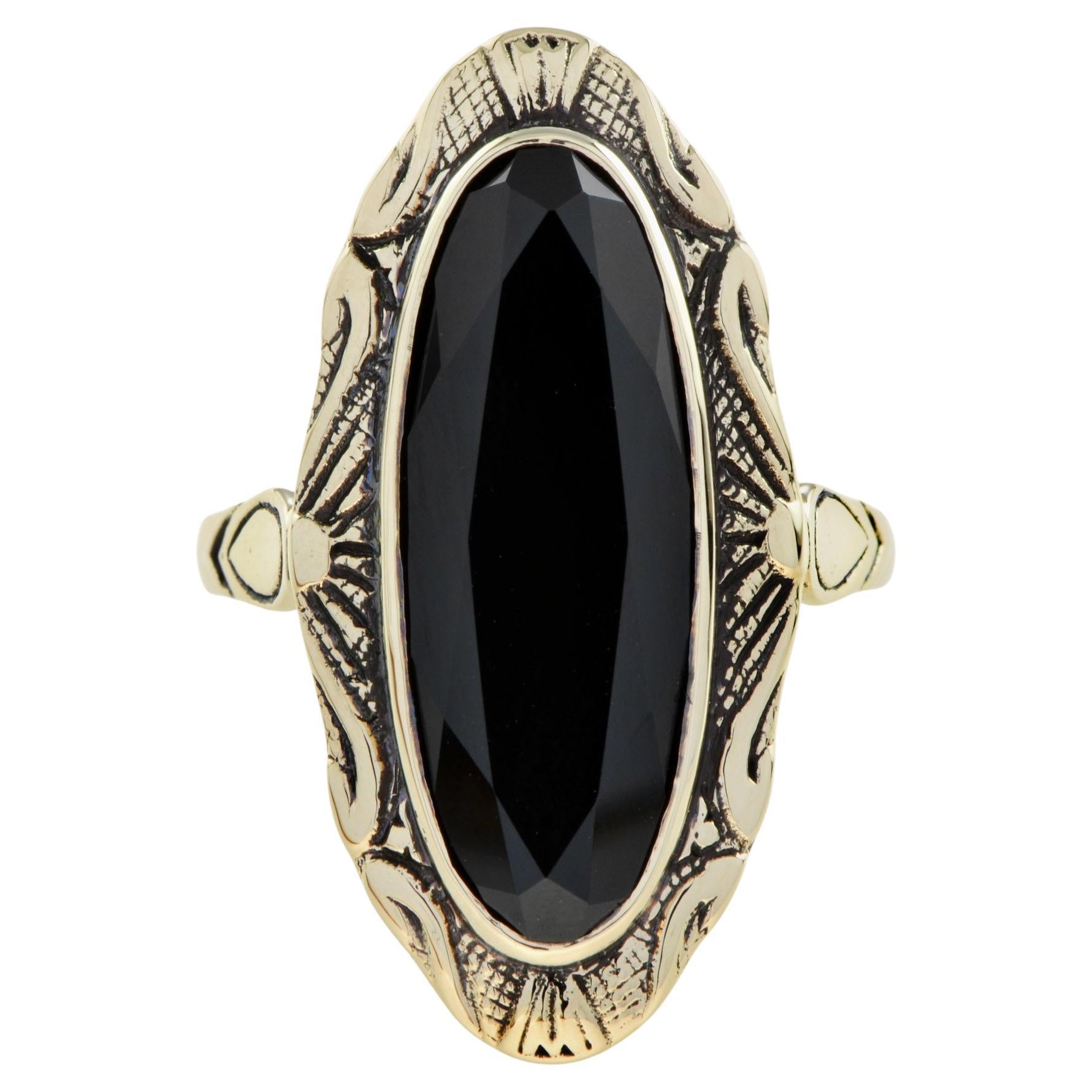 For Sale:  Oval Onyx Vintage Style Cocktail Ring in 9k Yellow Gold 2