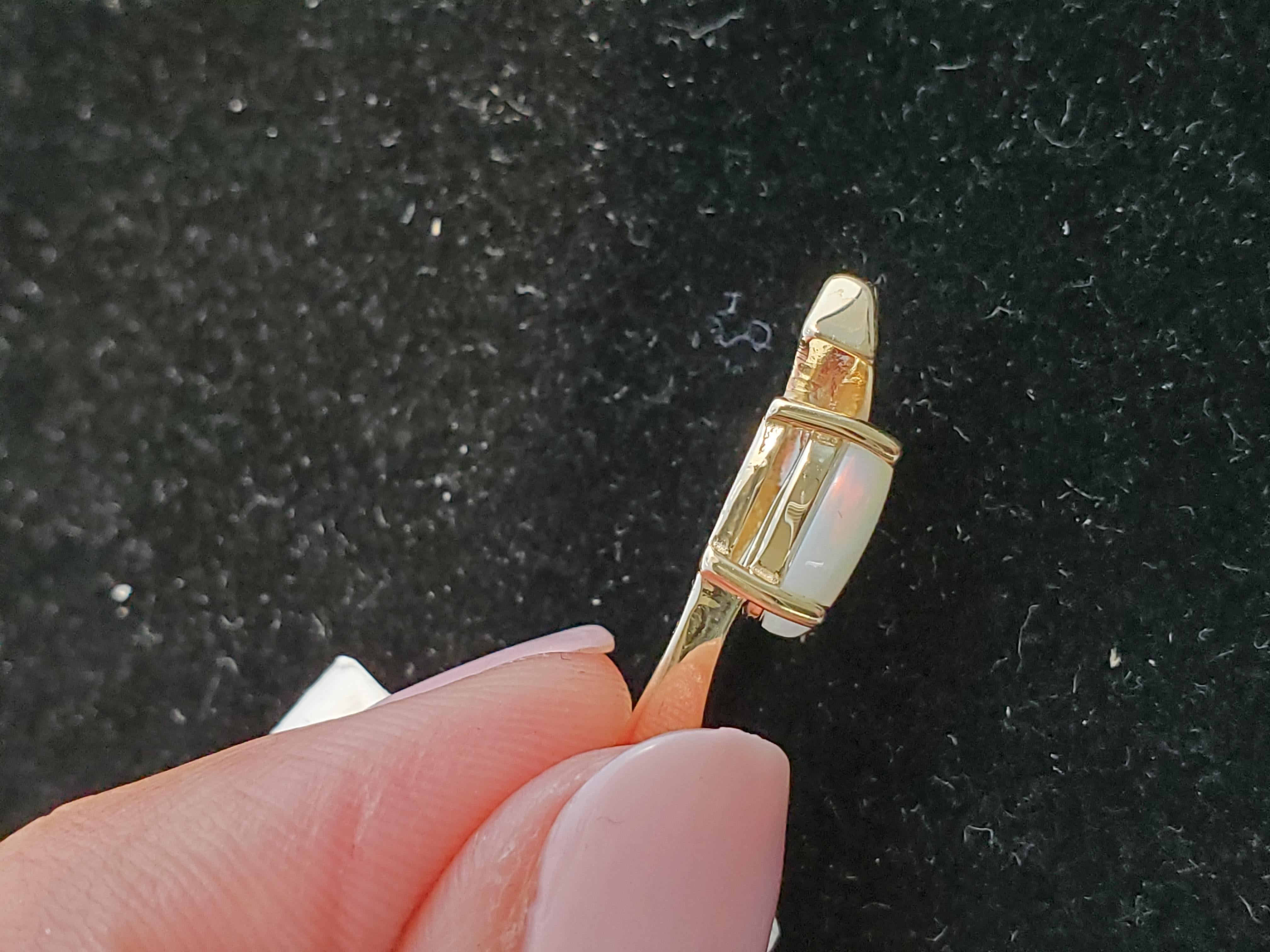 Oval Opal Diamond Necklace 14k Yellow Gold In New Condition For Sale In Sugar Land, TX
