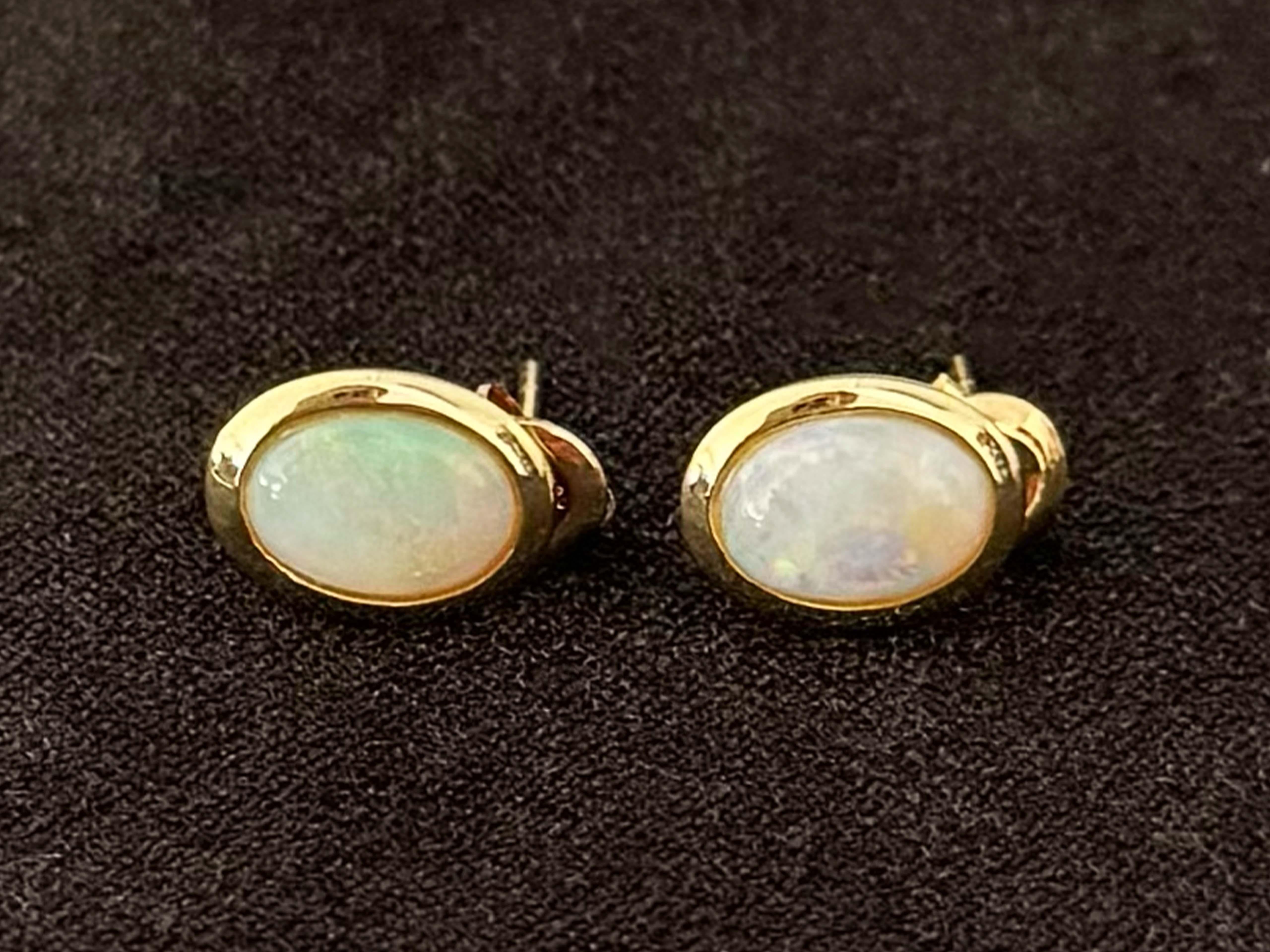 Oval Opal Earrings Solid 14K Yellow Gold In Excellent Condition For Sale In Honolulu, HI