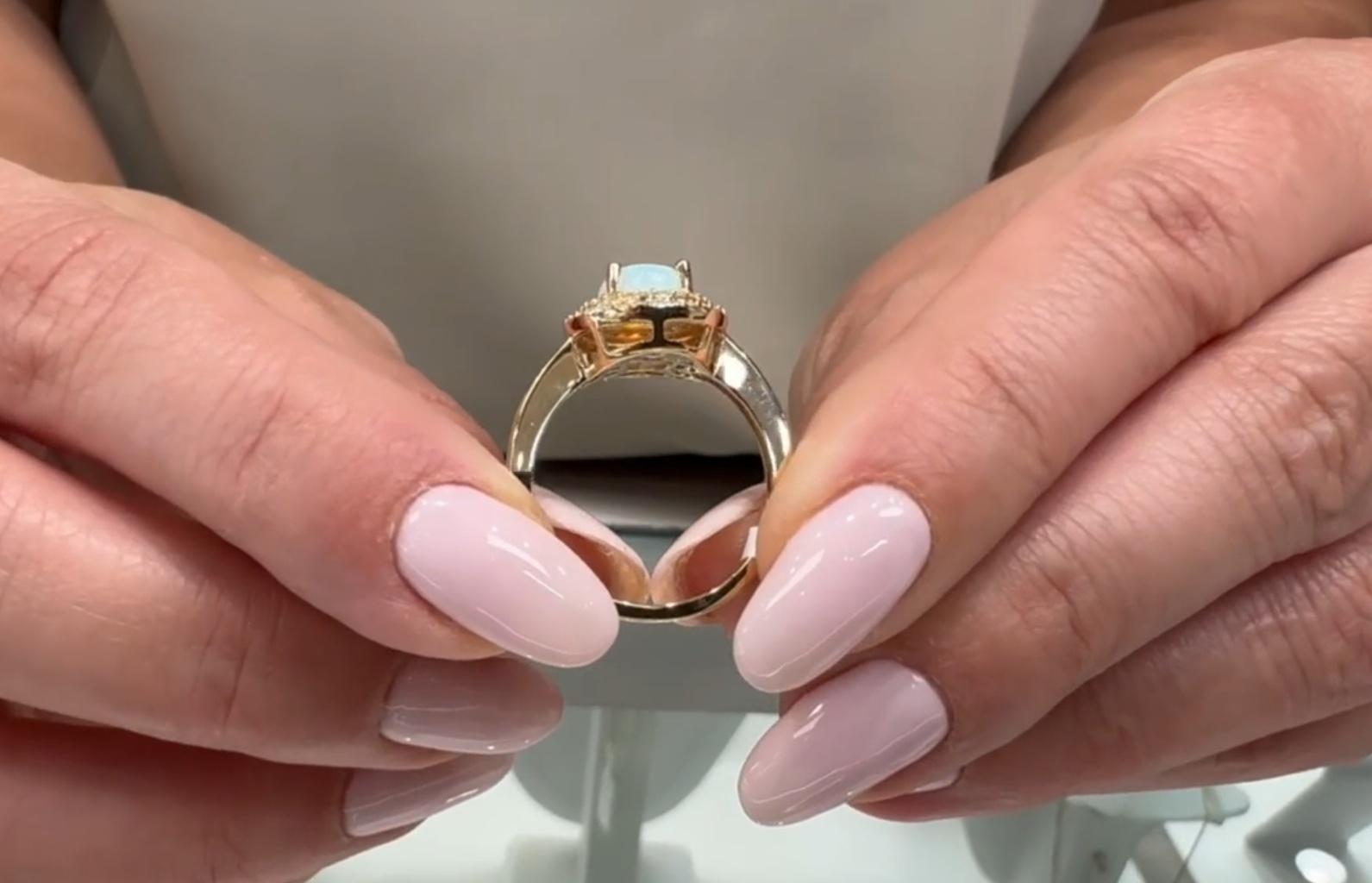 Oval Opal Ring in 14K Yellow Gold with Double Halo Diamond im Zustand „Neu“ im Angebot in Old Tappan, NJ