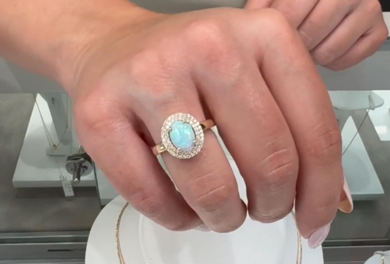 Oval Opal Ring in 14K Yellow Gold with Double Halo Diamond im Angebot 1