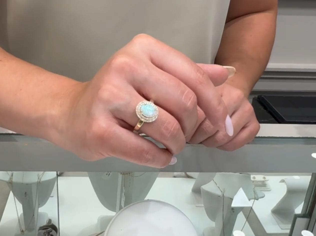 Oval Opal Ring in 14K Yellow Gold with Double Halo Diamond im Angebot 2
