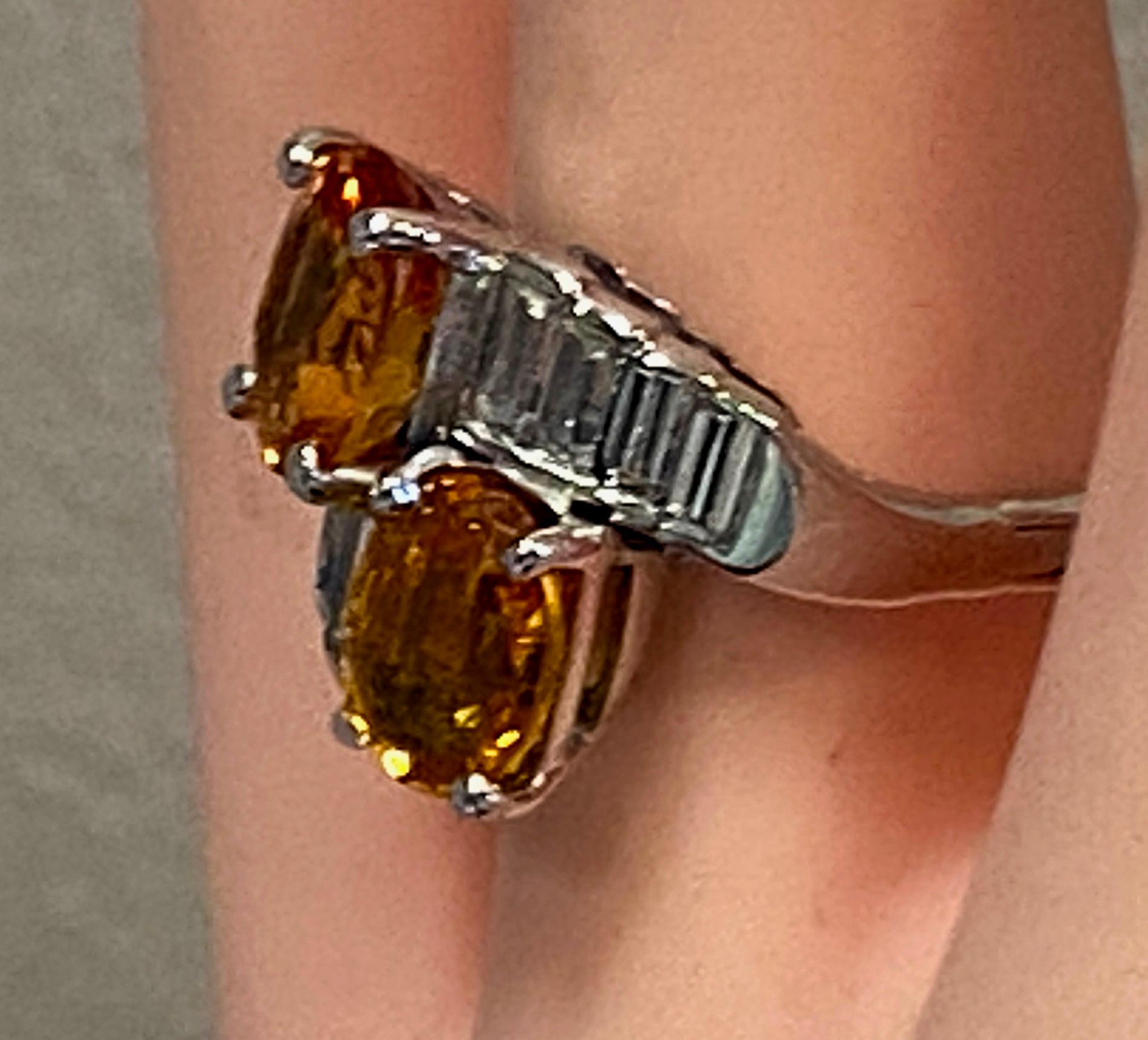 Ovaler orangefarbener Saphir und Diamant Crossover-Ring im Angebot 2