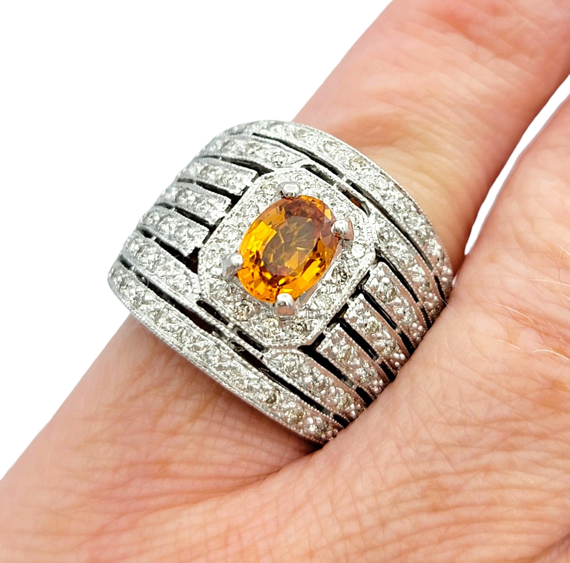 Breiter Ring mit ovalem orangefarbenem Saphir und mehrreihigem Diamant aus 14 Karat Weißgold im Angebot 4