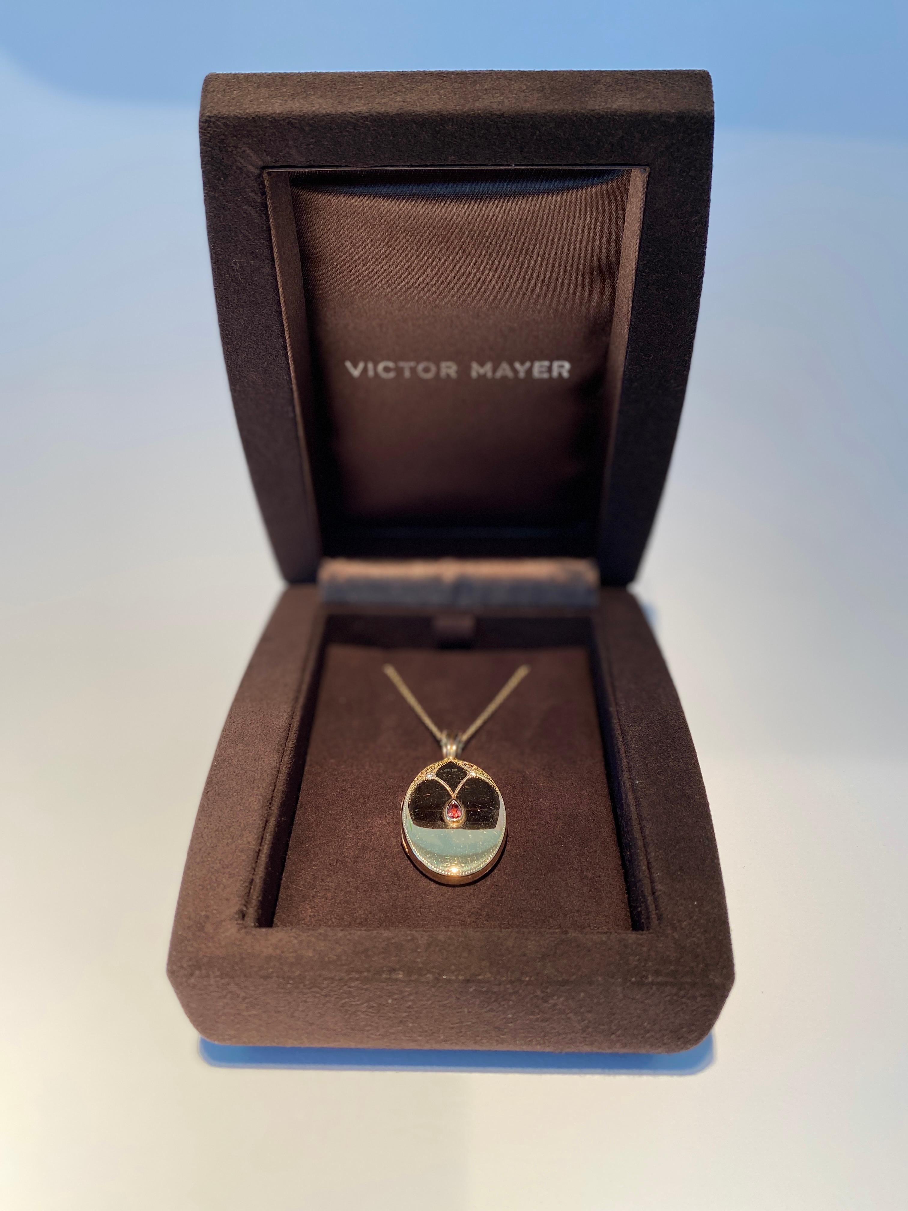 Oval Ornamented Pendant Locket Necklace 18k Rose Gold 2 Diamonds Pink Tourmaline For Sale 4