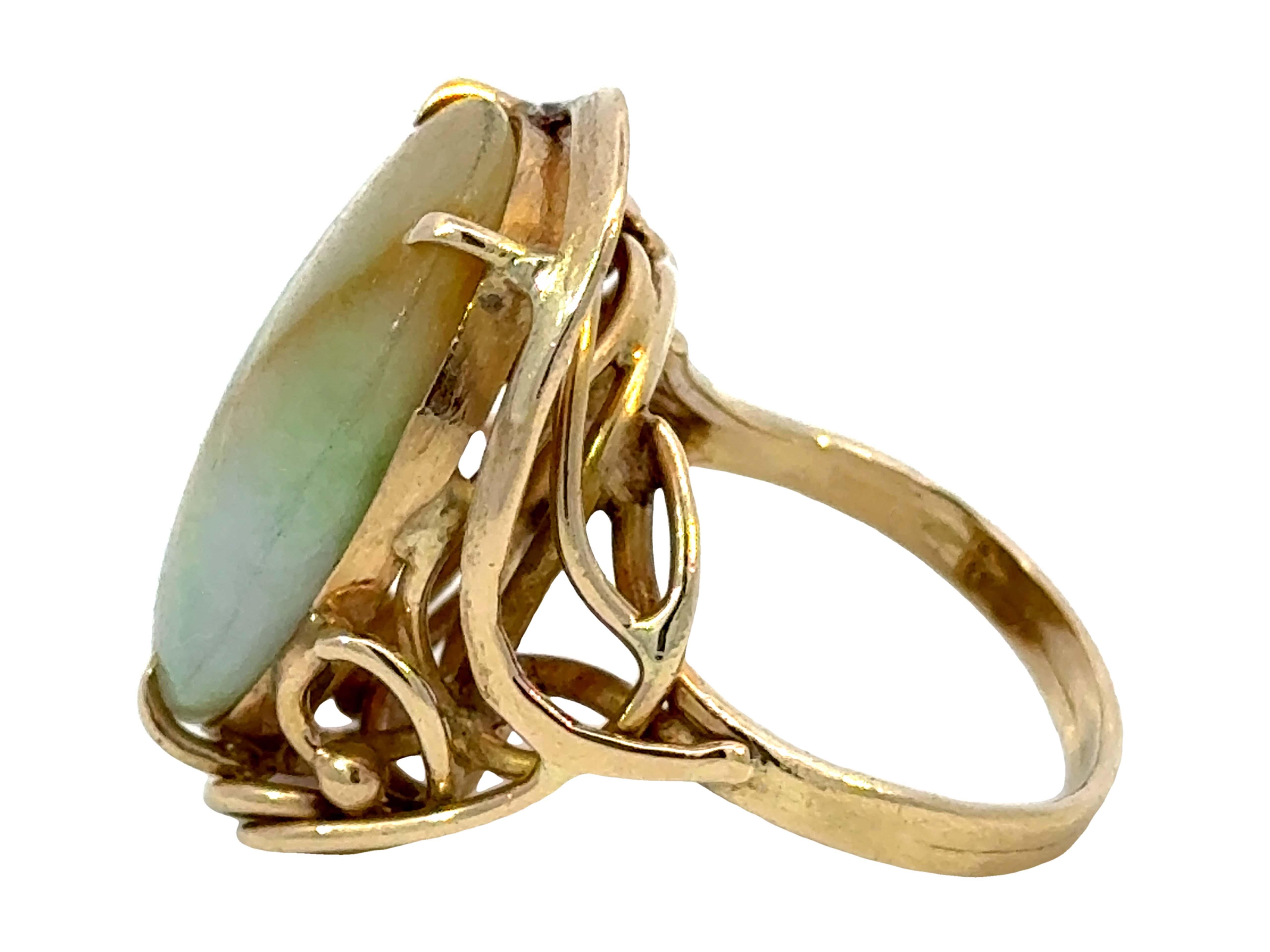 Women's or Men's Oval Pale Green and Brown Jade Ring 14k Yellow Gold For Sale
