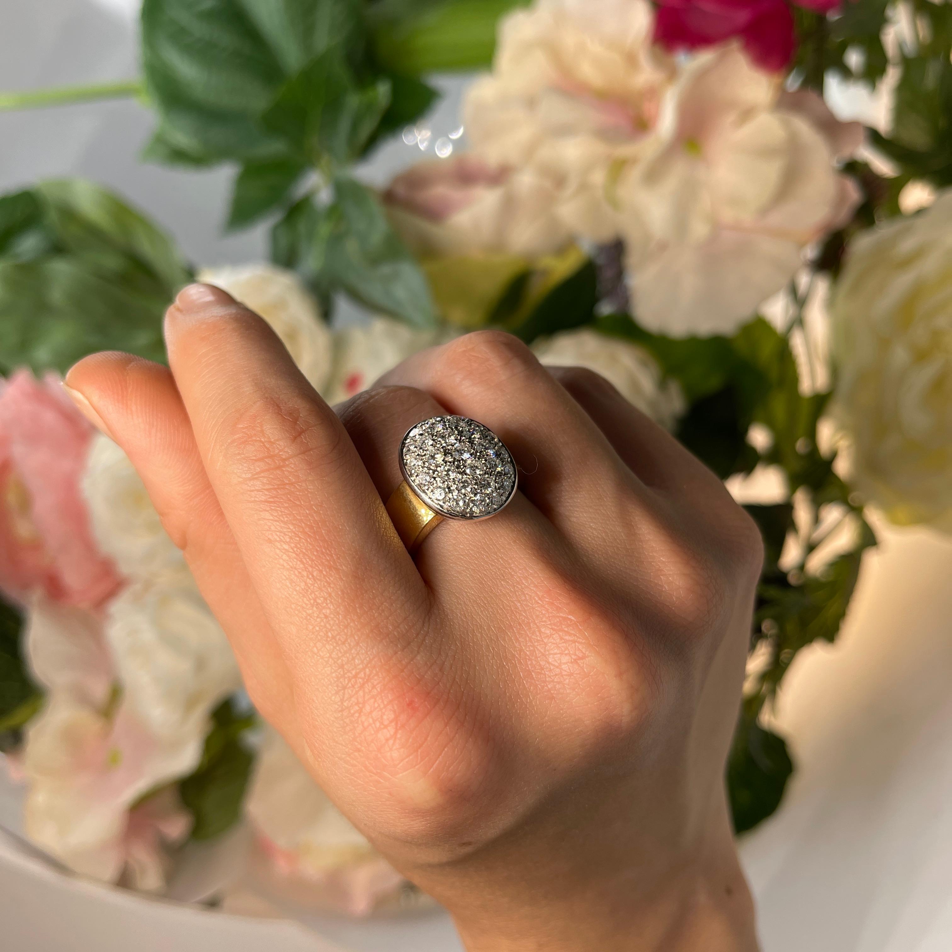 Oval Pavé White Diamond Vintage Ring, 1.15 Carats, Yellow and White Gold For Sale 2