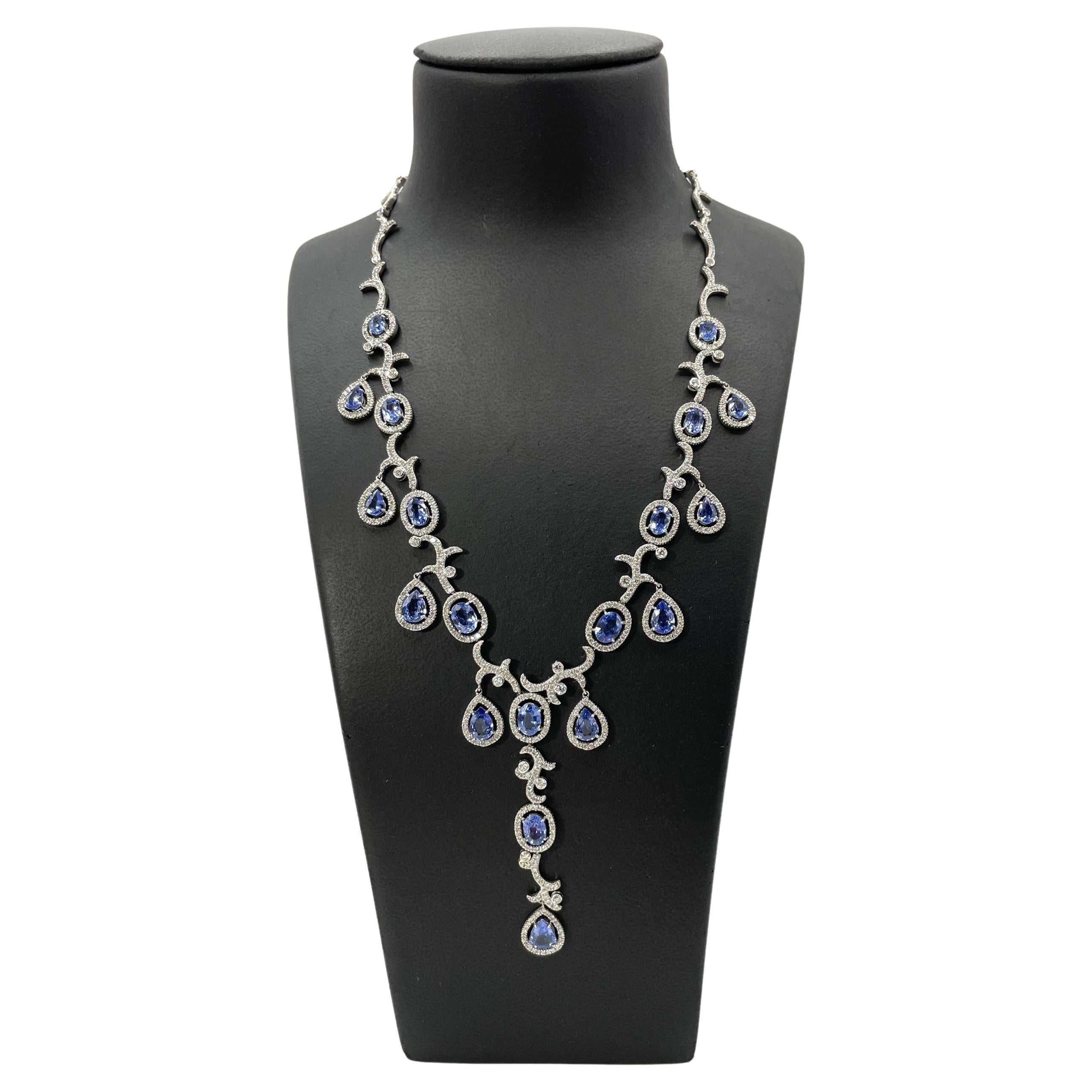 Ovaler & birnenförmiger blauer Saphir & Diamant-Halskette aus 18 Karat Weißgold  