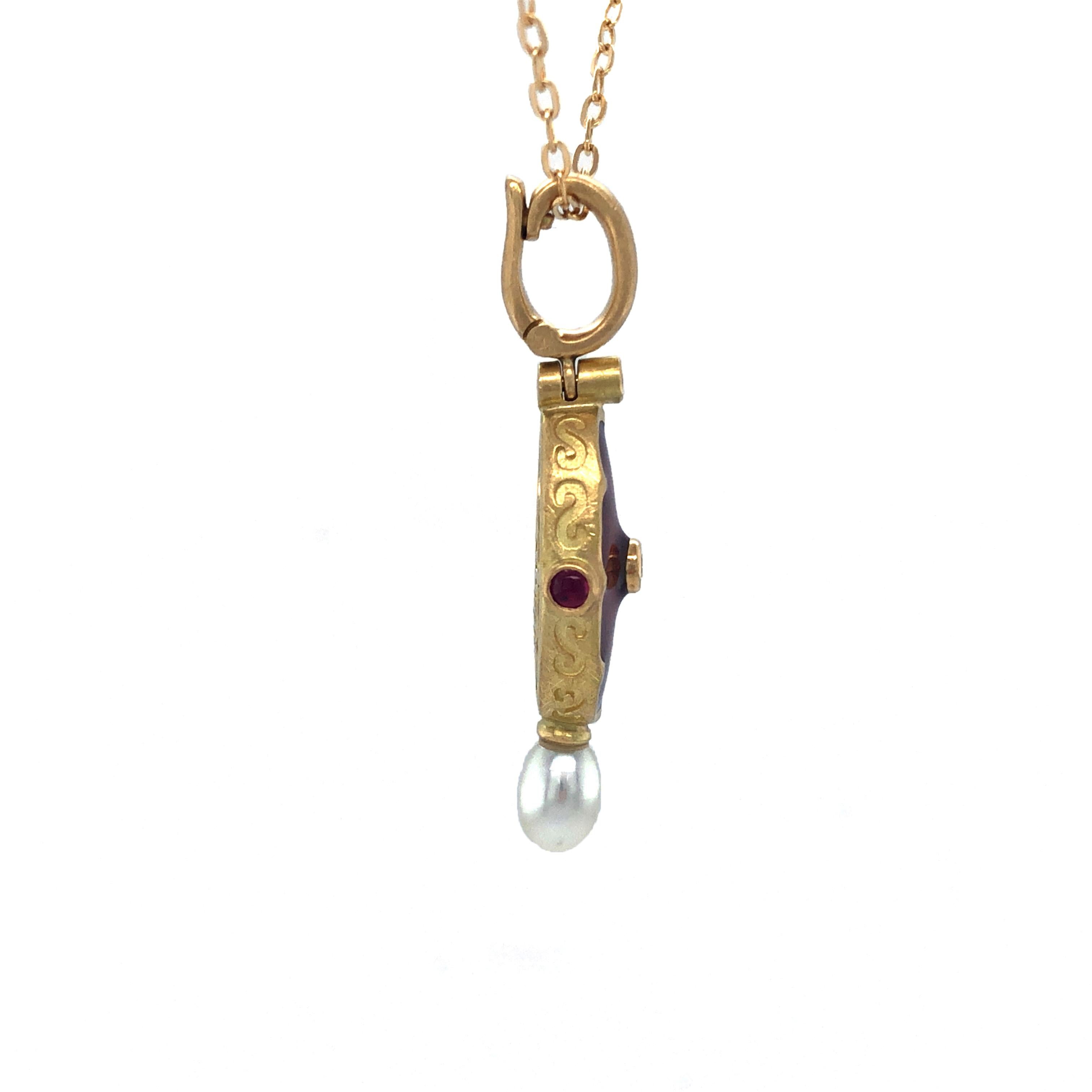 Renaissance Revival Oval Pendant Necklace 18k Yellow Gold Red Enamel 2 Rubies 1 Pearl 2 Star Paillon For Sale