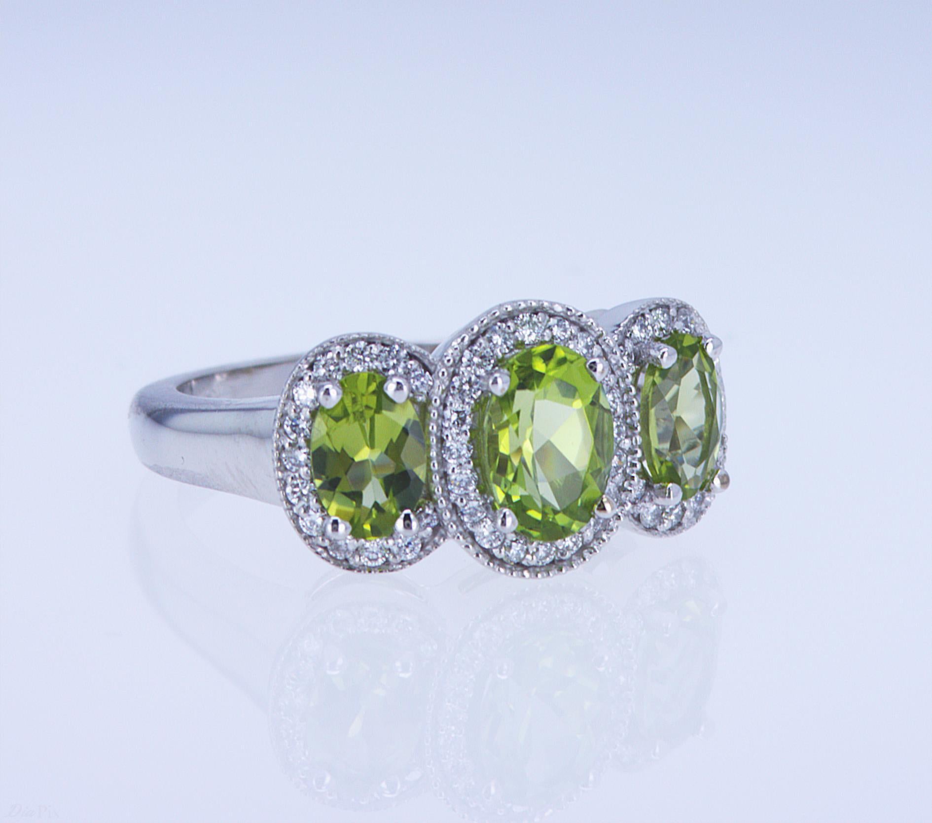 For Sale:  Oval Peridot and Diamond 3-Stone Ring 2